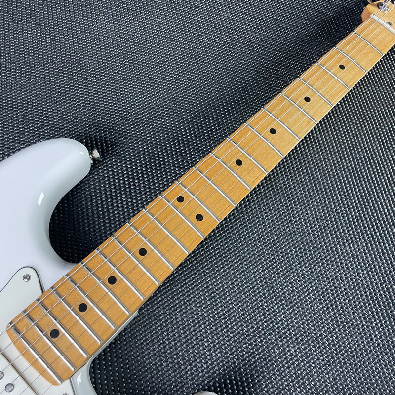 Fender Player Stratocaster HSS, Maple Fingerboard- Polar White (MX21264793) - Metronome Music Inc.