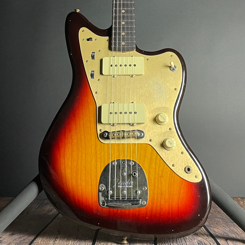 Fender Custom Shop 1959 250K Jazzmaster, Journeyman Relic, Rosewood- Chocolate 3-Color Sunburst (8lbs 4oz) - Metronome Music Inc.