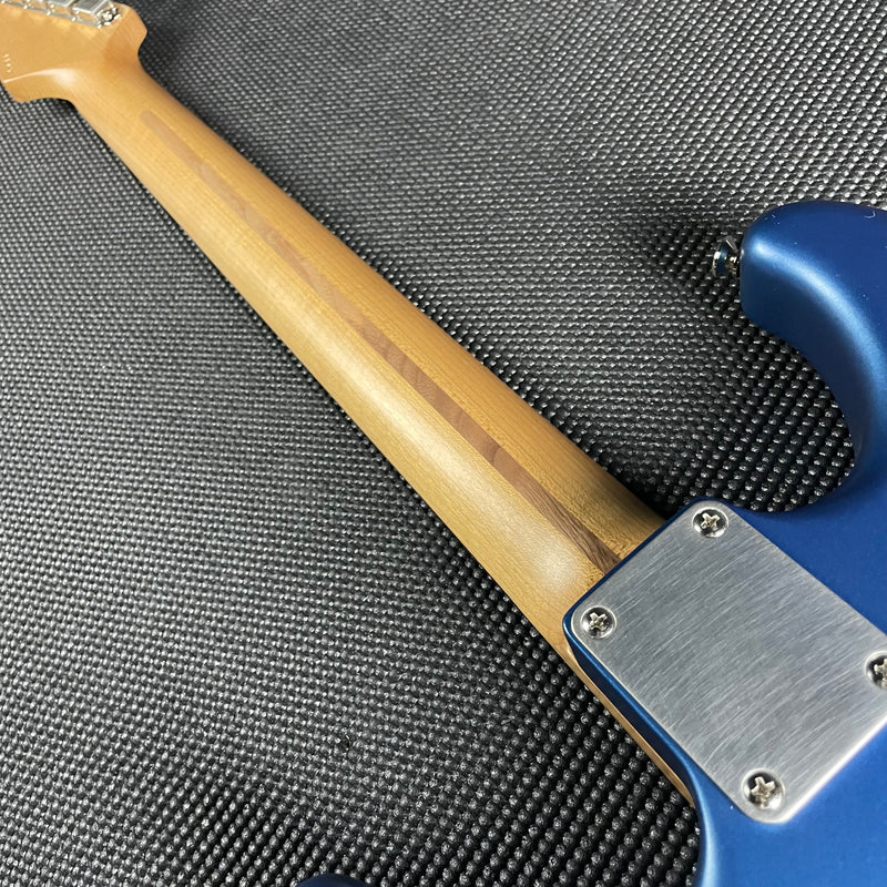 LsL Instruments Saticoy ONE B, Roasted Maple, 22-Fret- Lake Placid Blue (7lbs 5oz) - Metronome Music Inc.
