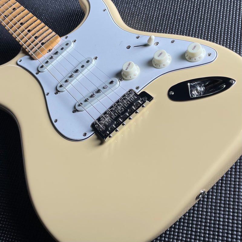 Fender Custom Shop Yngwie Malmsteen Signature Stratocaster, Scalloped Maple Fingerboard- Vintage White (SOLD) - Metronome Music Inc.
