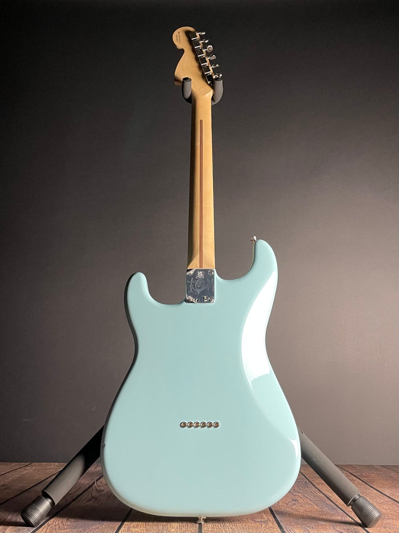 Fender Tom Delong Stratocaster, Rosewood- Daphne Blue - Metronome Music Inc.