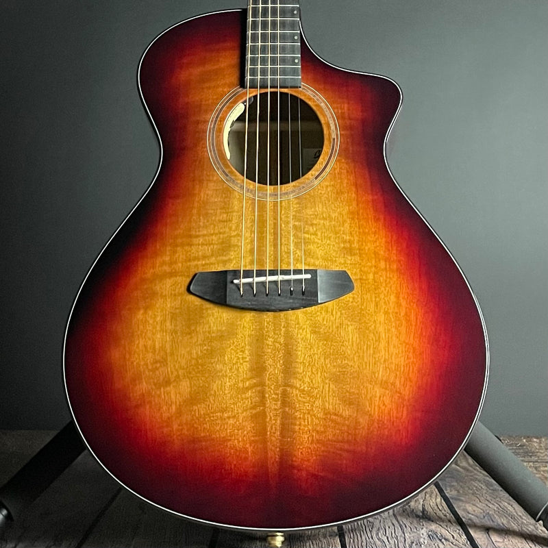 Breedlove Oregon Concert Old Fashioned CE, Limited (29030) - Metronome Music Inc.