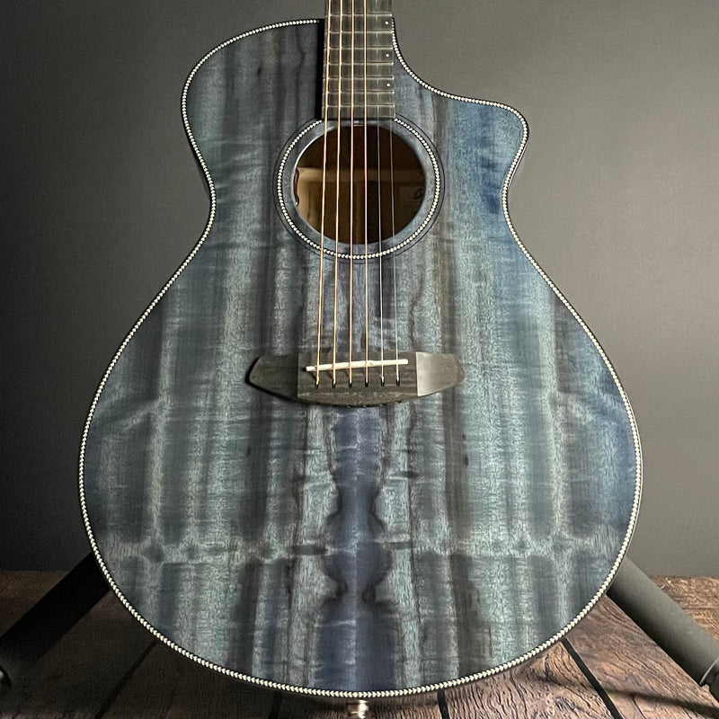 Breedlove Oregon Concert Stormy Night CE, Limited (29237) - Metronome Music Inc.