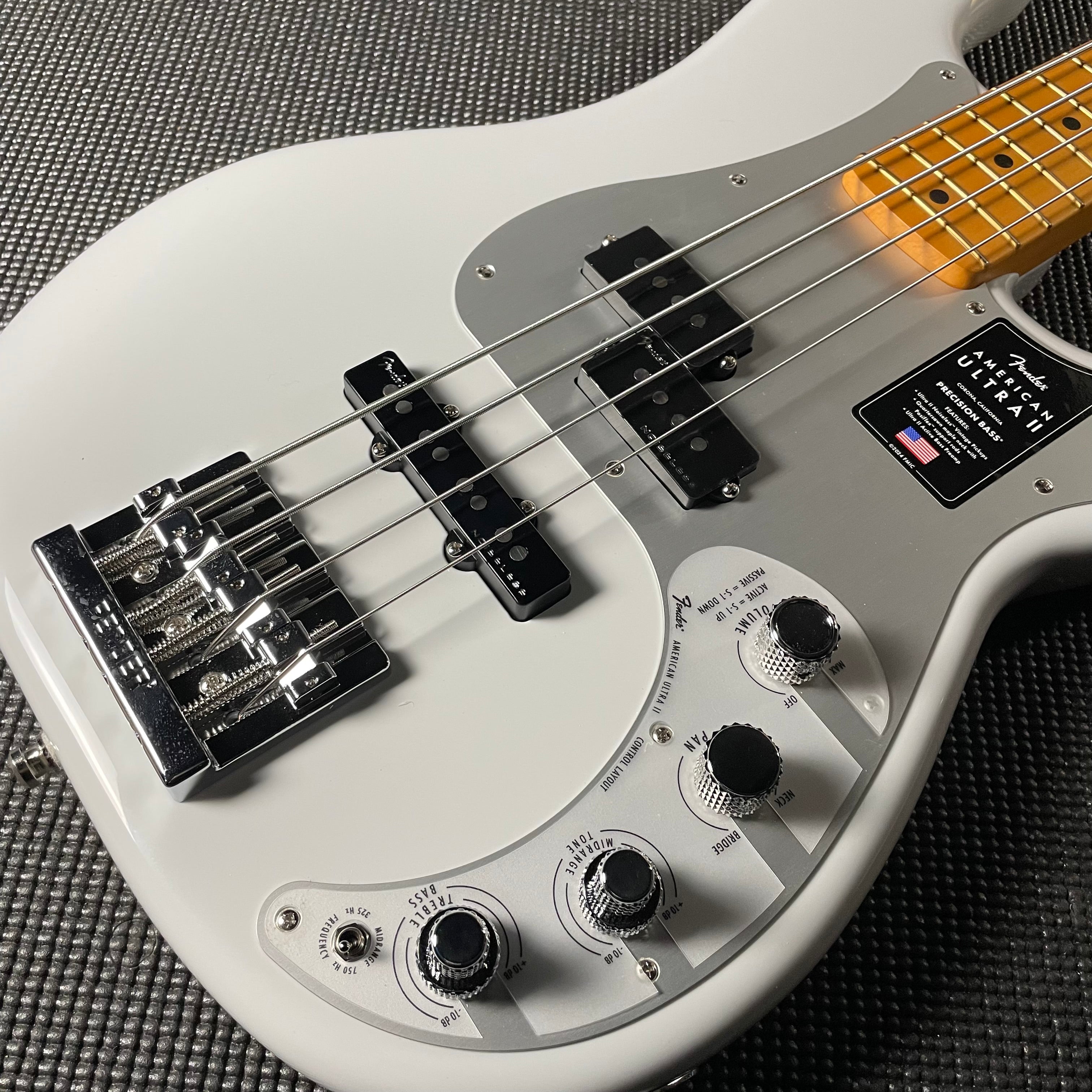 Fender American Ultra II Precision Bass, Maple - Avalanche