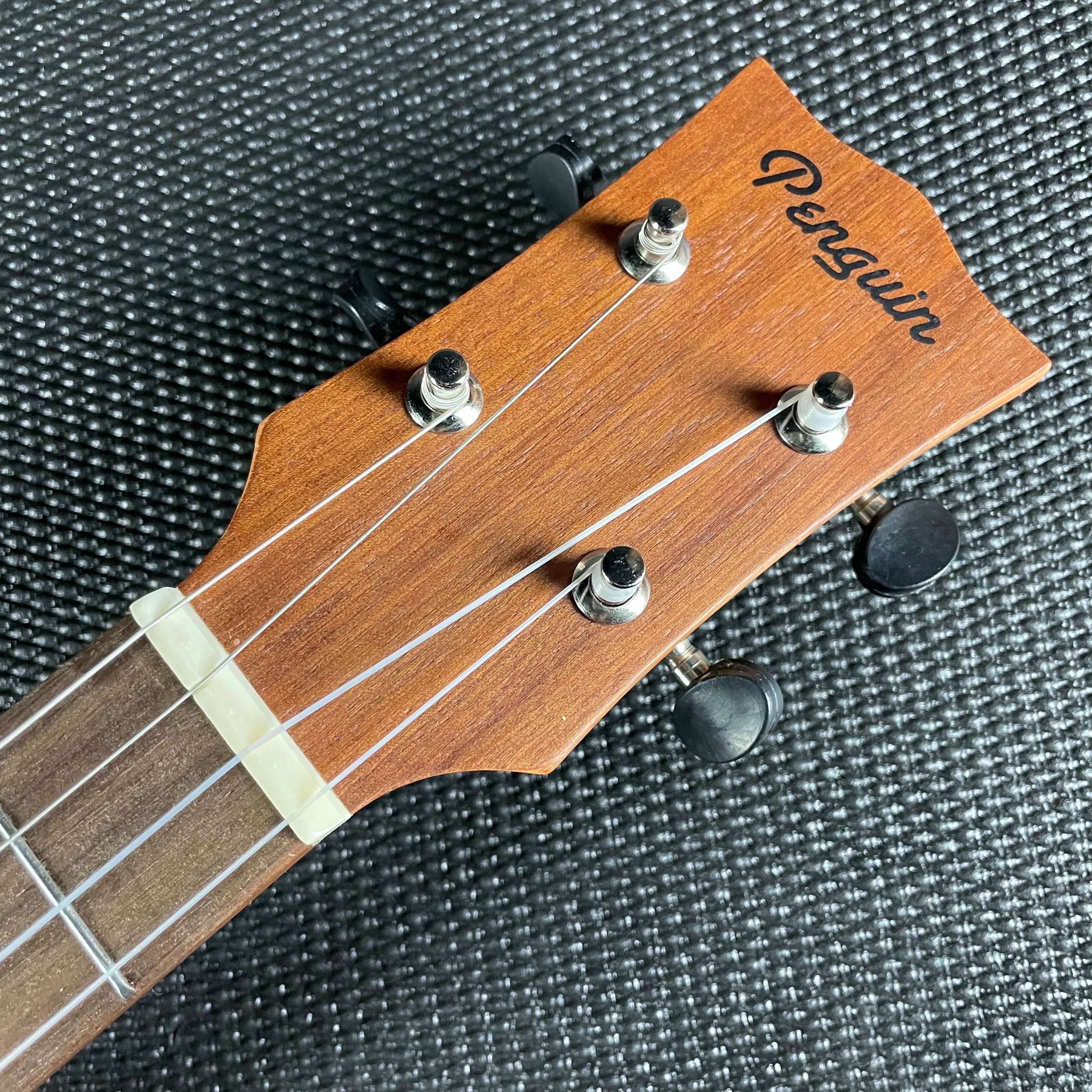 Penguin PGUKMB Mahogany Baritone - Metronome Music Inc.