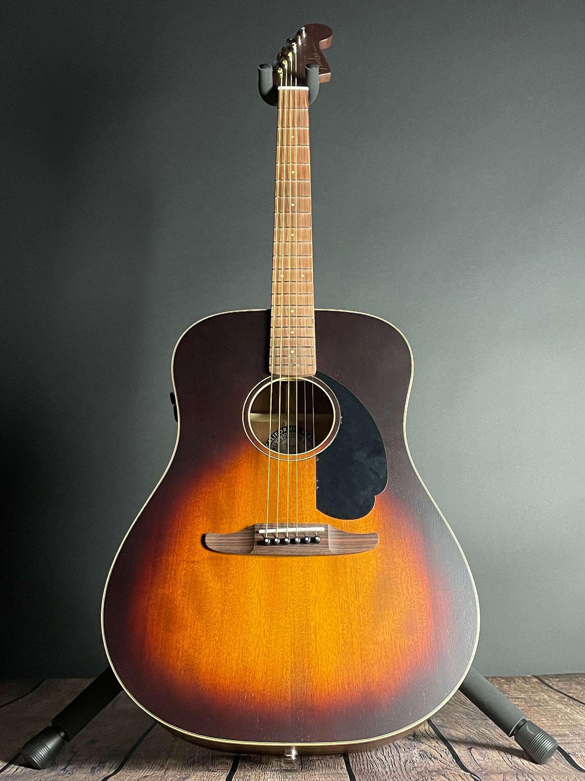 Fender Redondo Special Acoustic w/Gig Bag, Pau Ferro Fingerboard- Honey Burst - Metronome Music Inc.