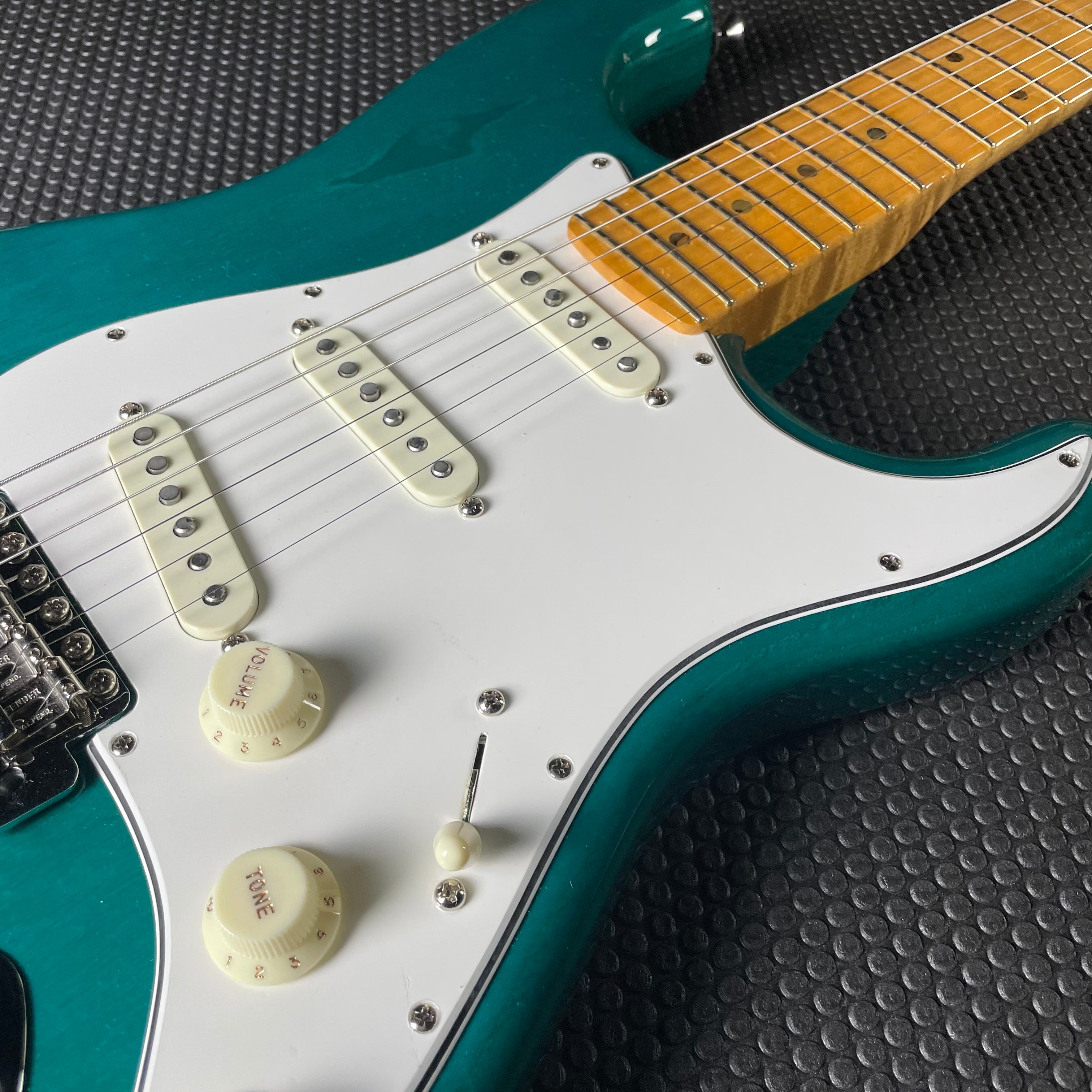 Fender Custom Shop American Custom Stratocaster, NOS - Teal Green Transparent (8lbs 3oz)