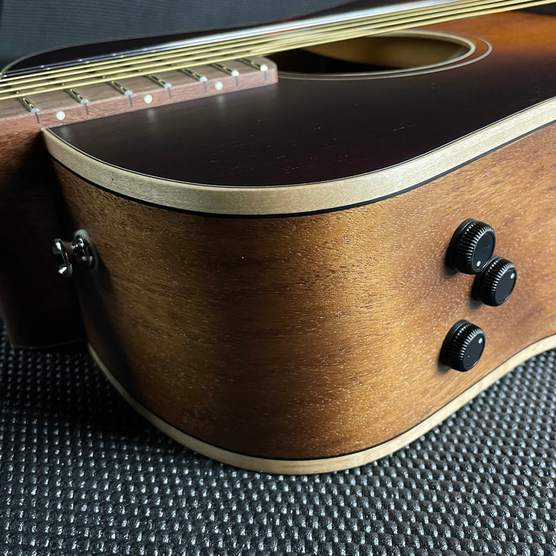 Fender Newporter Special Acoustic w/Gig Bag, Pau Ferro Fingerboard- Honey Burst - Metronome Music Inc.
