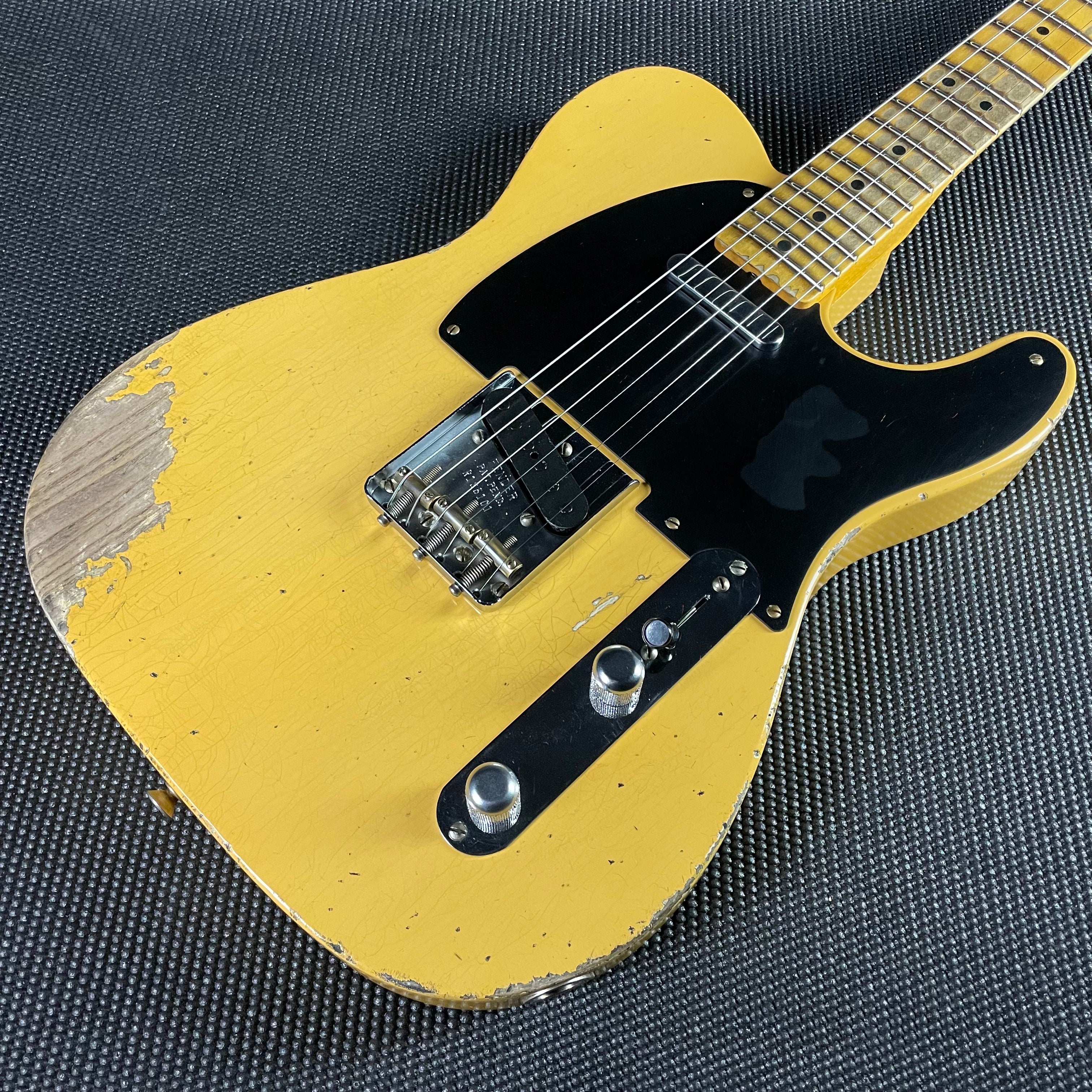 Fender Custom Shop 1952 Telecaster, Heavy Relic- Aged Nocaster Blonde (6lbs 12oz) - Metronome Music Inc.