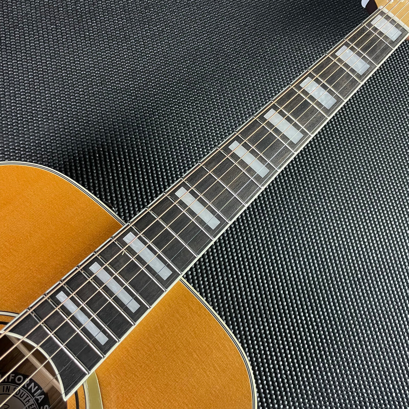Fender Malibu Vintage Acoustic w/OHSC, Ovangkol Fingerboard- Aged Natural - Metronome Music Inc.
