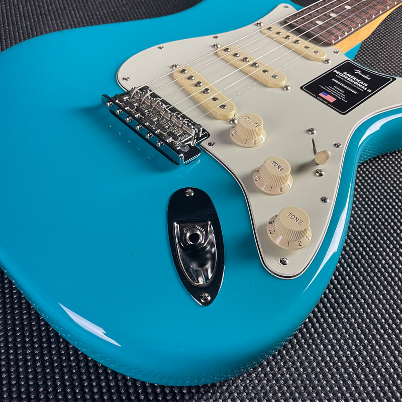 Fender American Professional II Stratocaster, Rosewood Fingerboard- Miami Blue (MINT) - Metronome Music Inc.