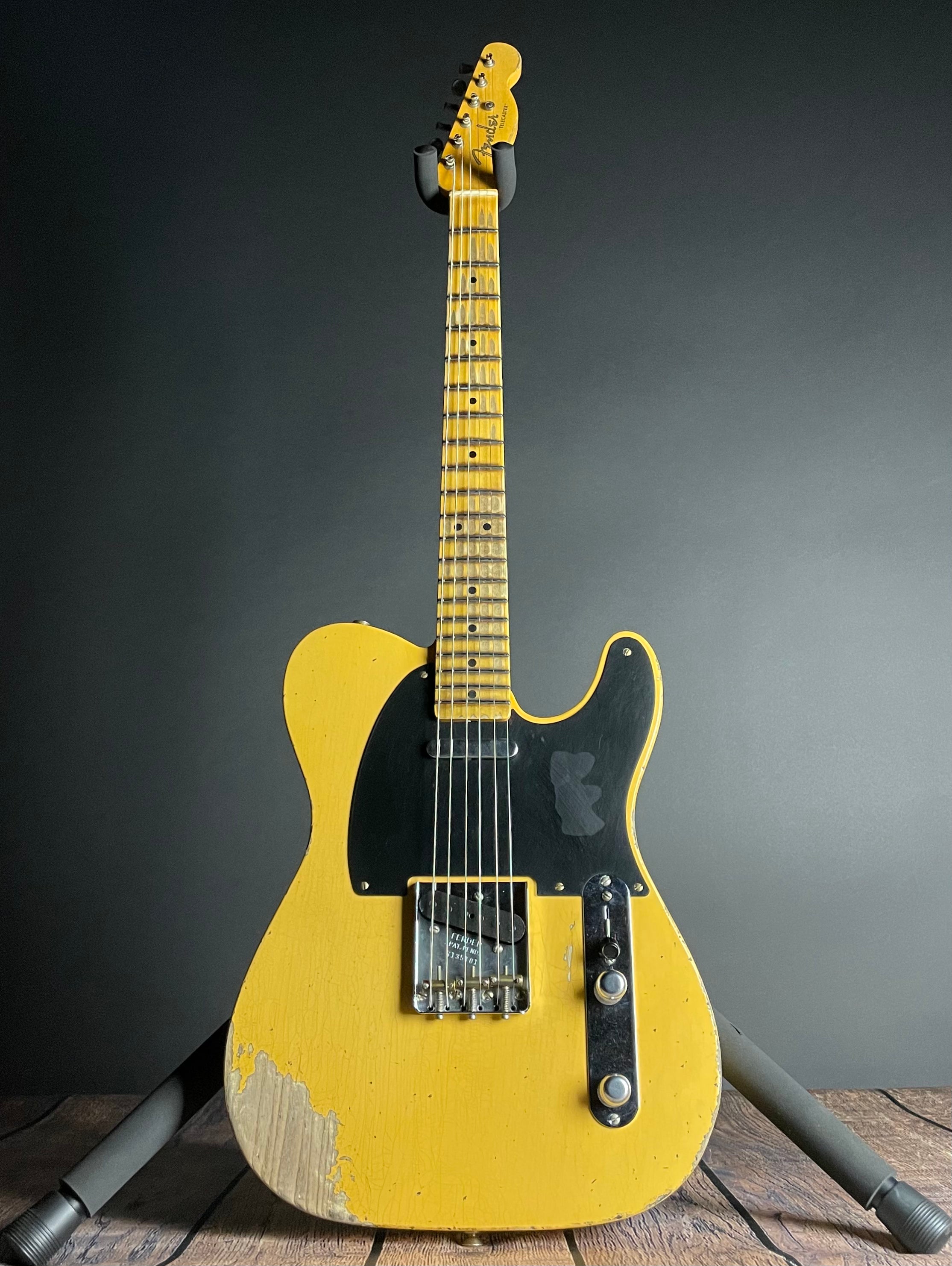 Fender Custom Shop 1952 Telecaster, Heavy Relic- Aged Nocaster Blonde (6lbs 12oz) - Metronome Music Inc.