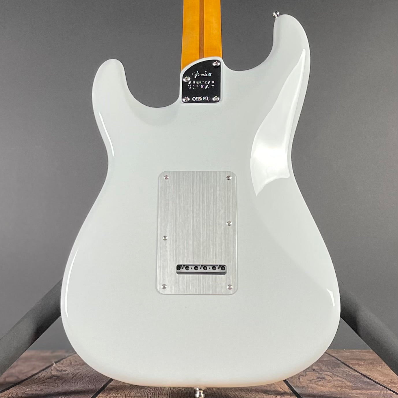 Fender American Ultra II Stratocaster, Maple- Avalanche (7lbs 14oz)