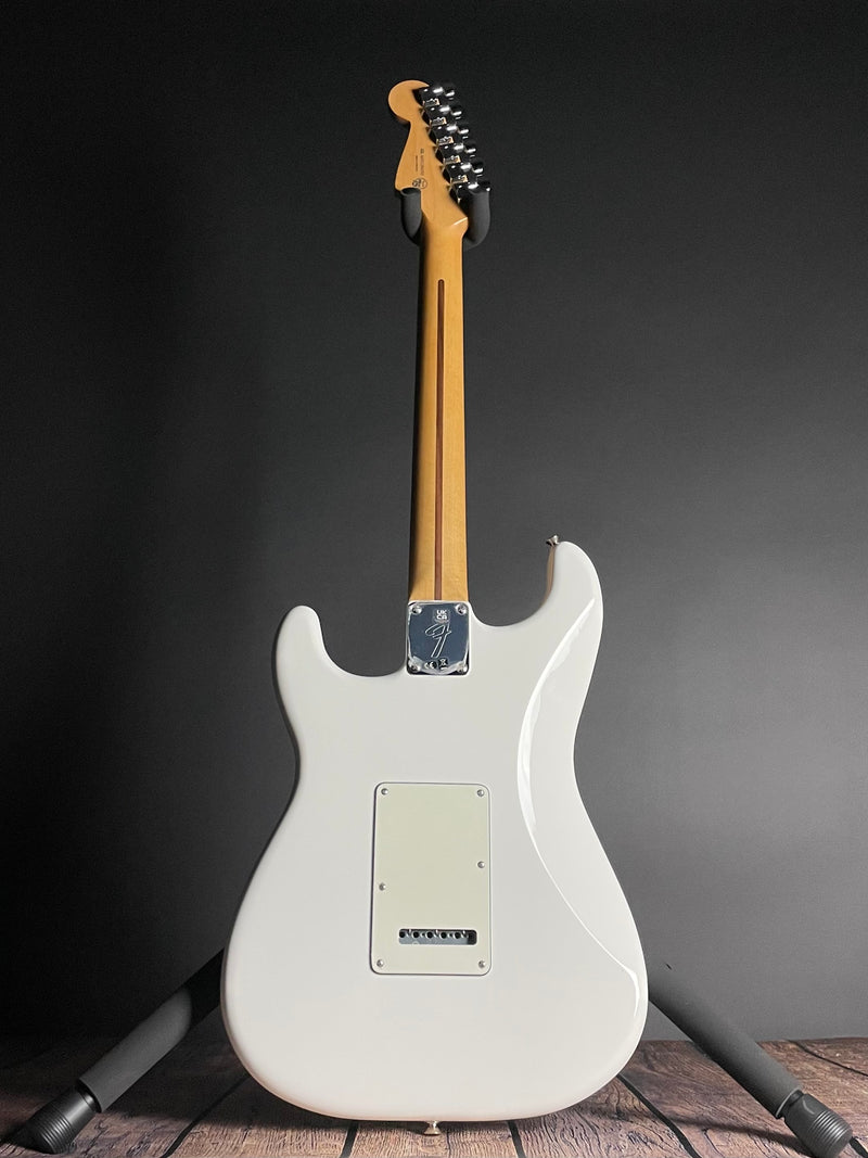 Fender Player Stratocaster HSS, Maple Fingerboard- Polar White (MX21264793)