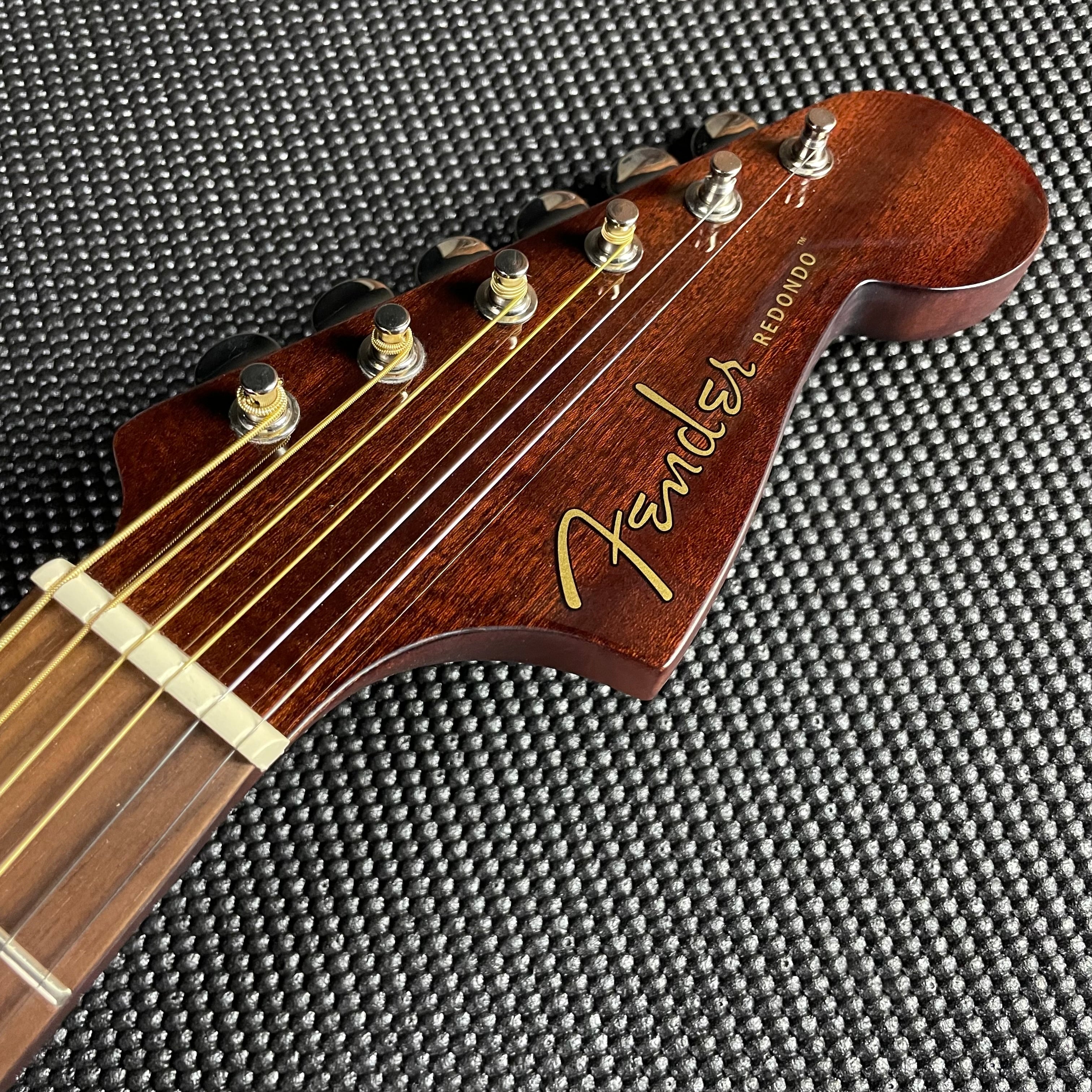 Fender Redondo Player Acoustic, Walnut Fingerboard- Sunburst - Metronome Music Inc.