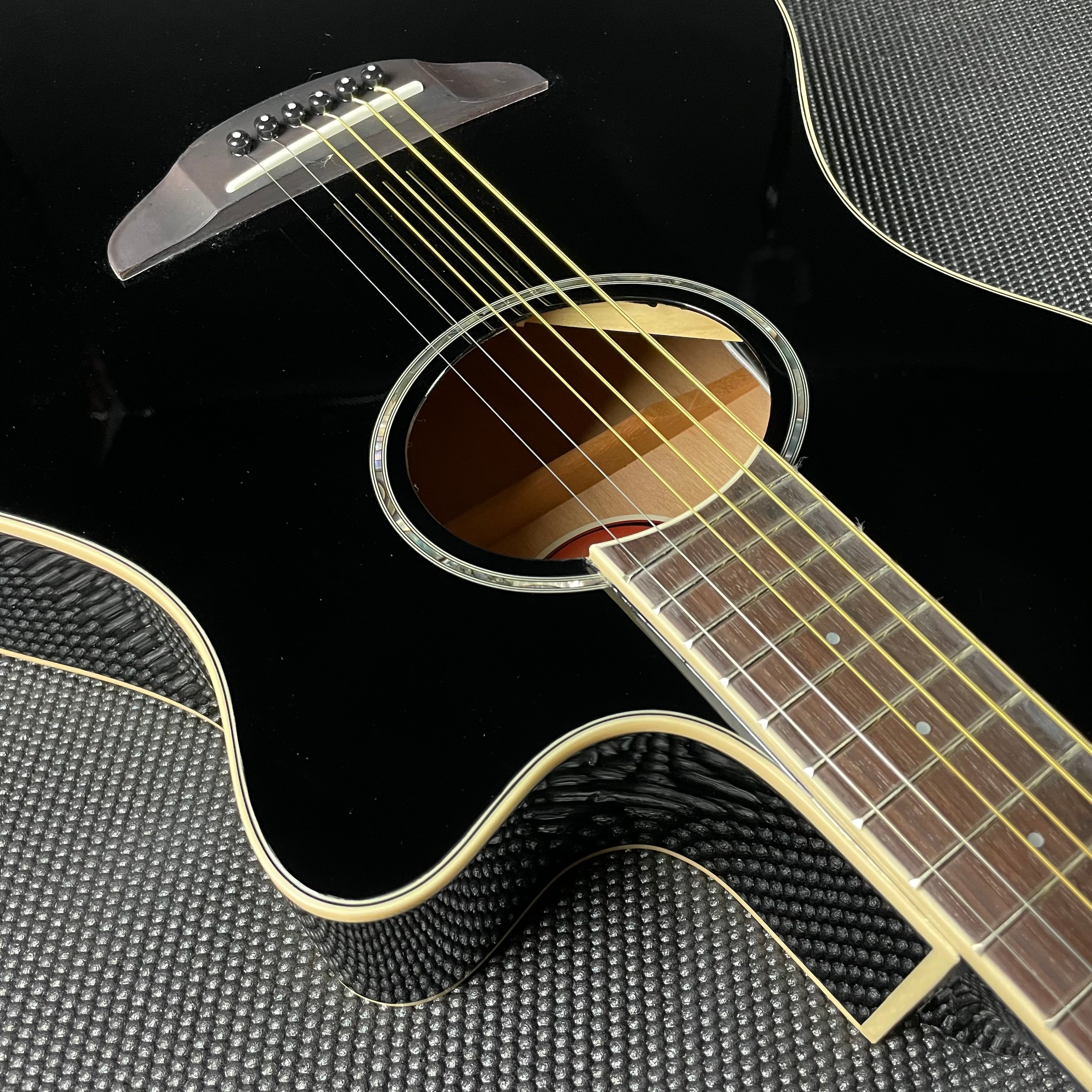 Yamaha APX600 Thinline Acoustic- Black - Metronome Music Inc.