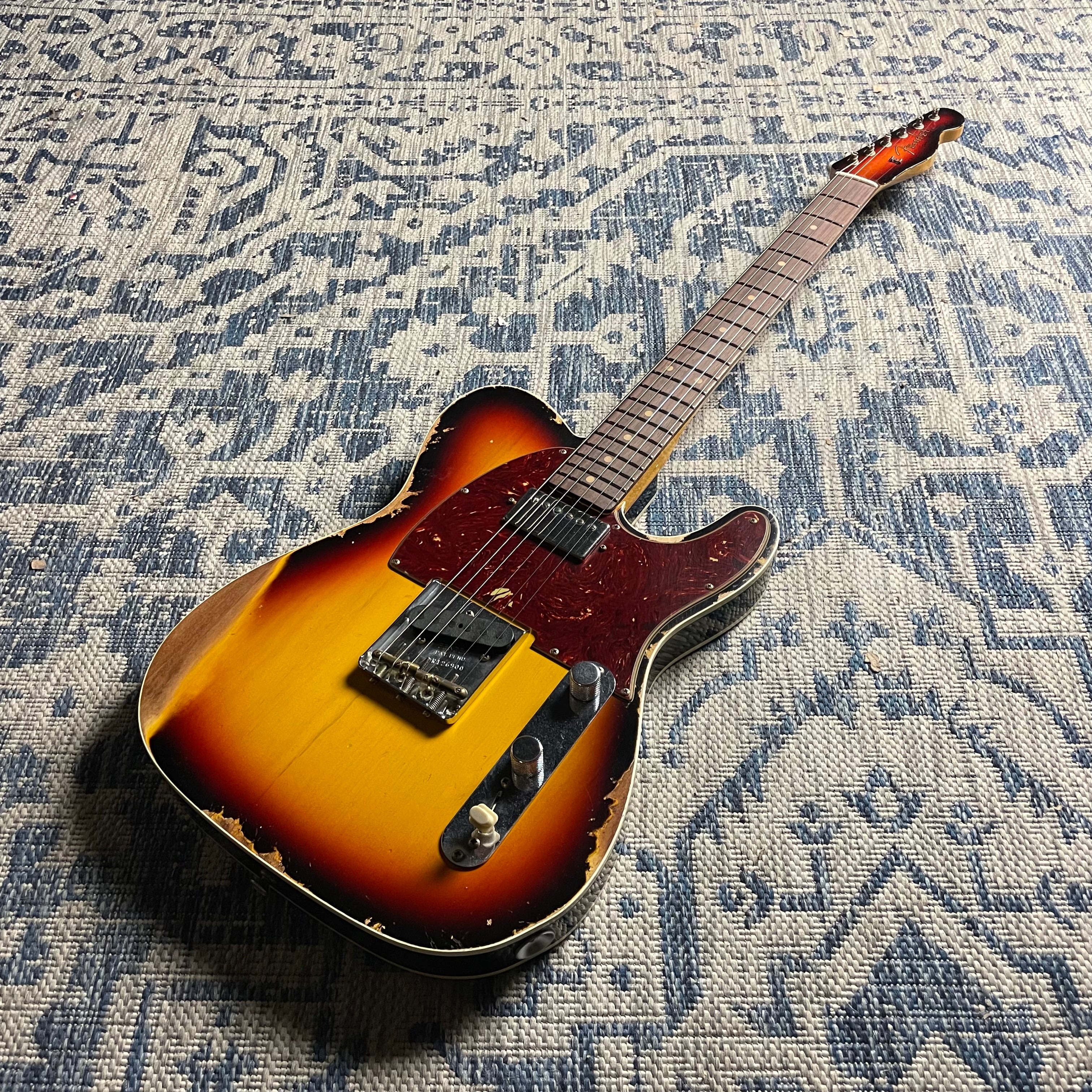 Fender Custom Shop LTD Reverse 1960 Tele Custom, Heavy Relic- 3-Color Sunburst (8lbs 1oz) - Metronome Music Inc.