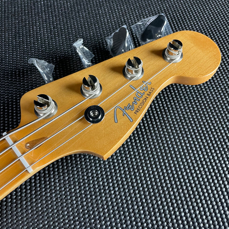 Fender Vintera II '50s Precision Bass, Maple Fingerboard- Desert Sand  (MX23117308)
