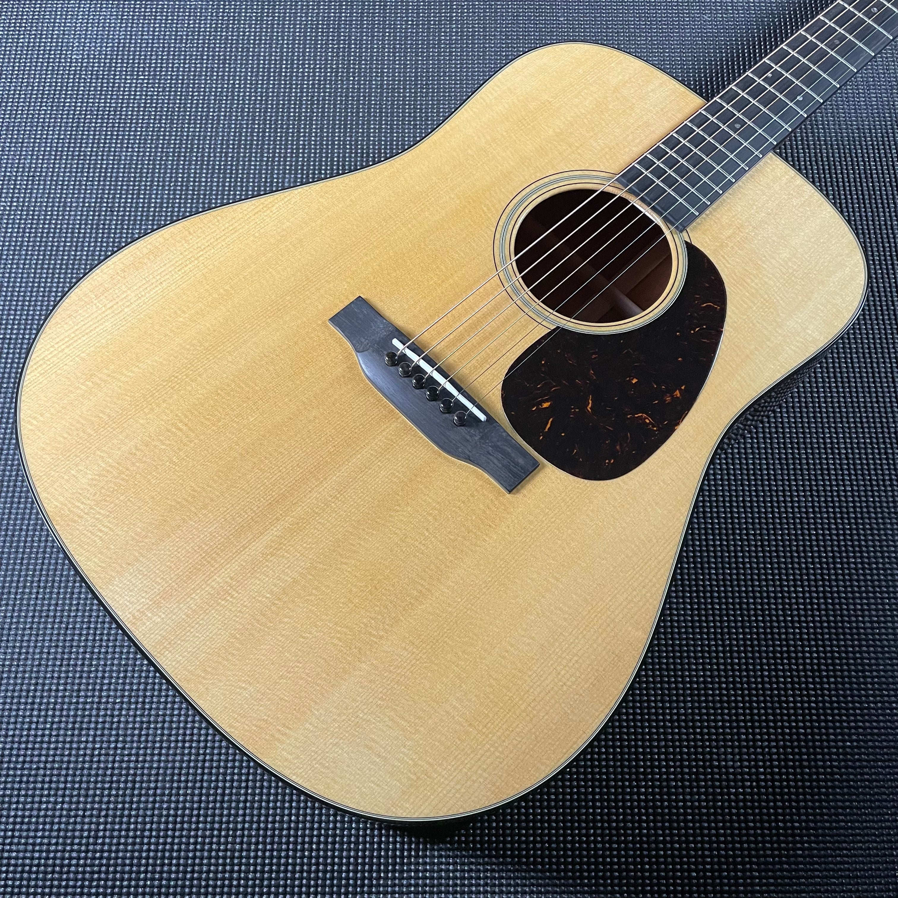 Martin Standard Series D-18 w/Hardshell Case, Natural (2025)