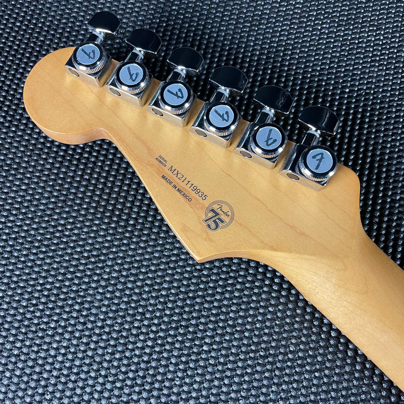 Fender Player Plus Stratocaster, Maple Fingerboard- 3-Color Sunburst (MX21119935)