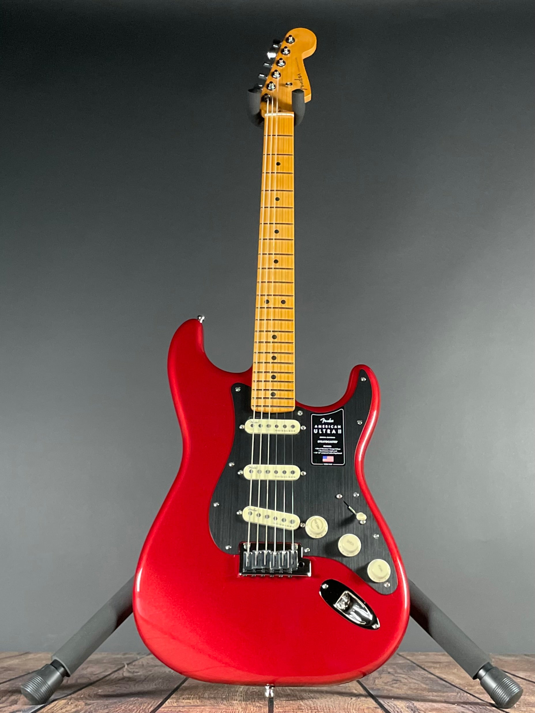 Fender American Ultra II Stratocaster, Maple- Sinister Red (7lbs 15oz)