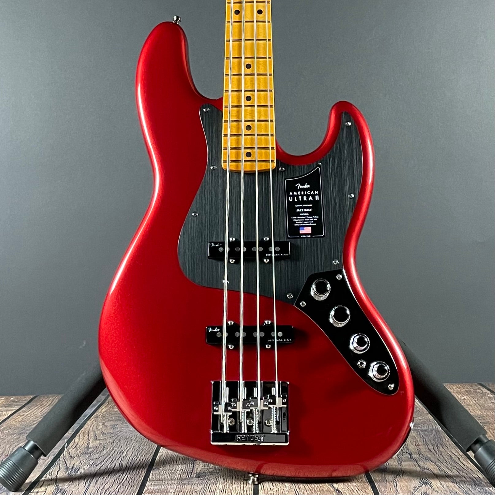 Fender American Ultra II Jazz Bass, Maple - Sinister Red