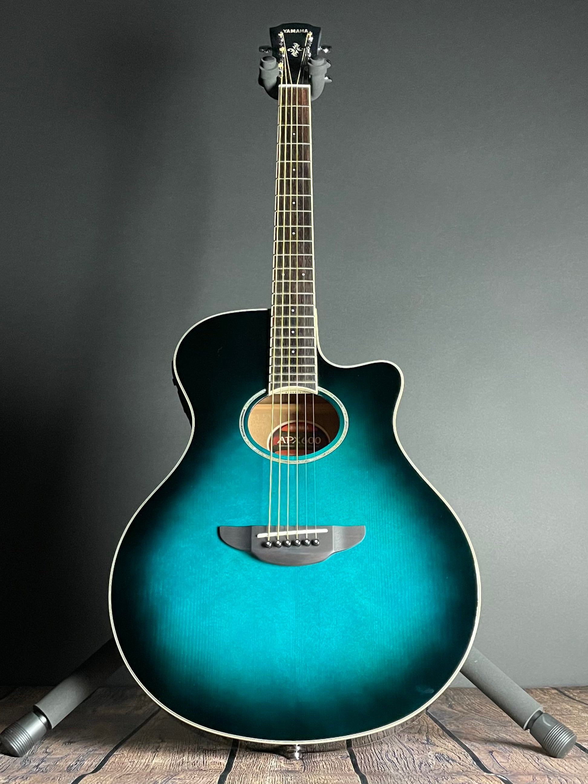 Yamaha APX600 Thinline Acoustic- Oriental Blue Burst