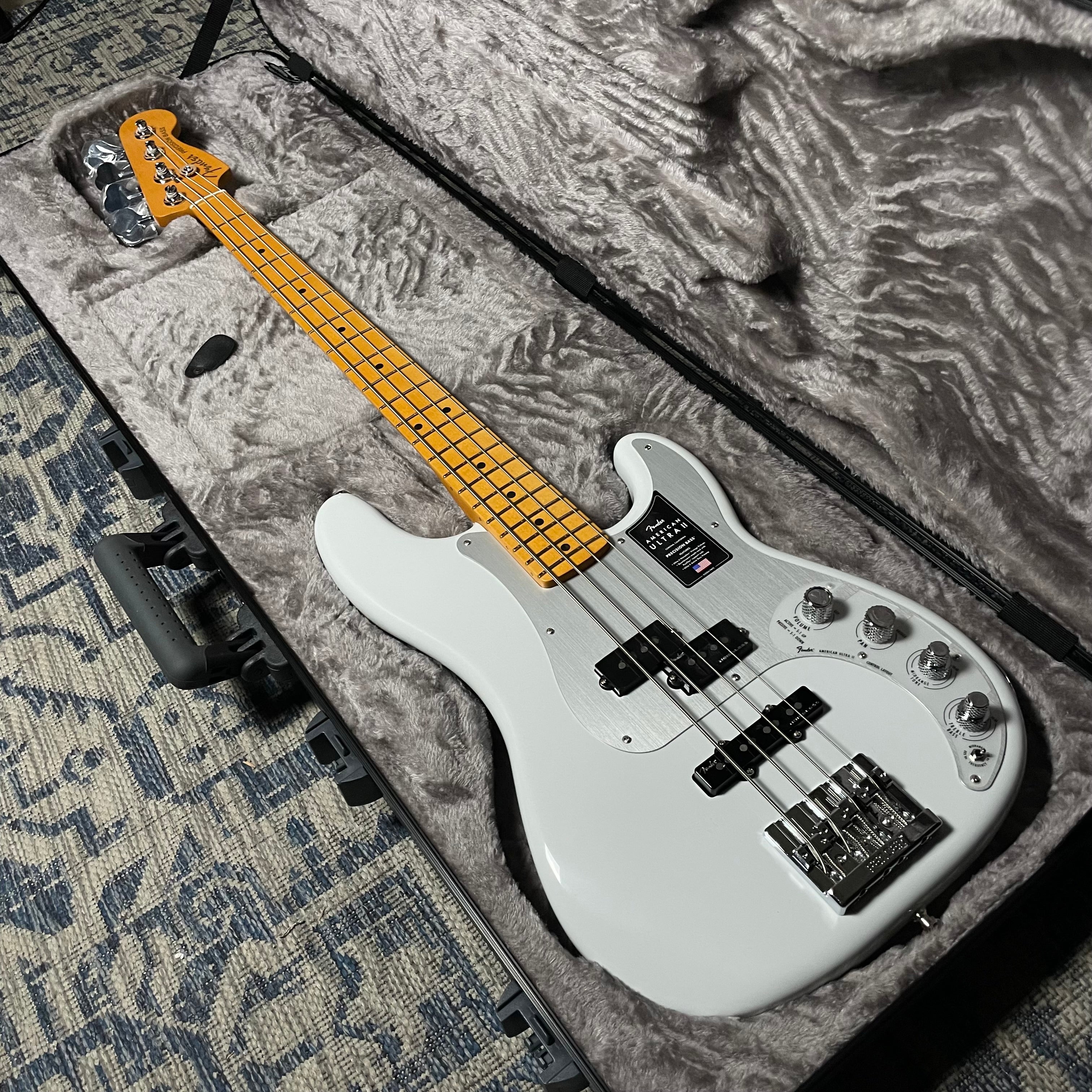 Fender American Ultra II Precision Bass, Maple - Avalanche