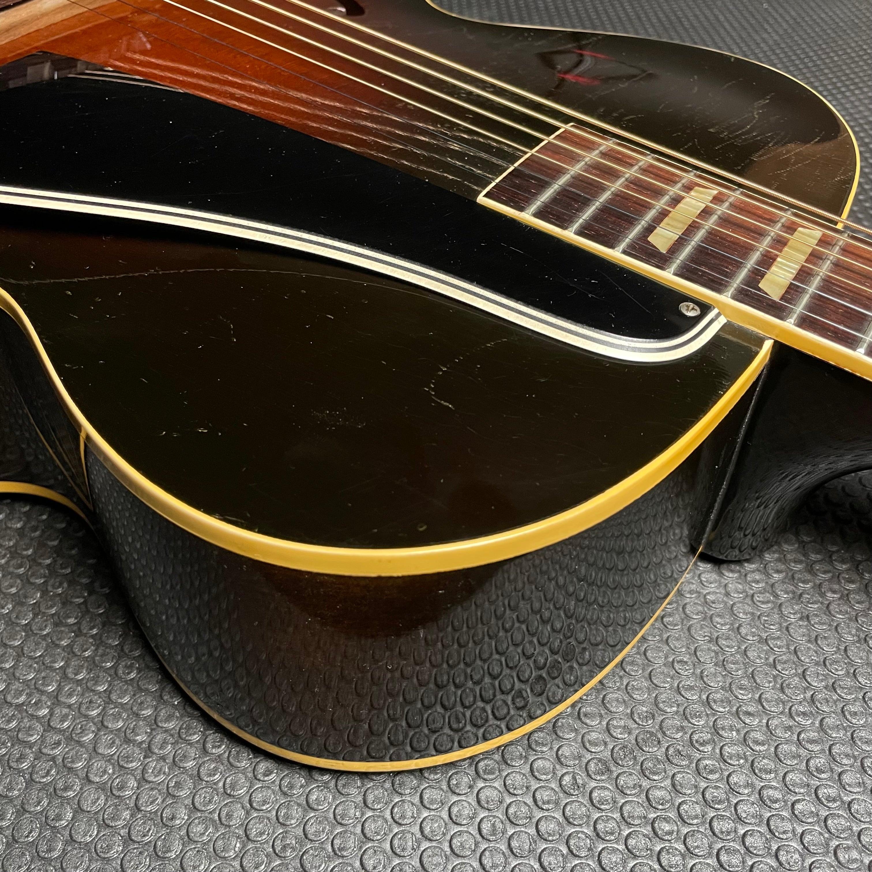 Gibson L-50 F-Hole Archtop Acoustic- Sunburst (1946-47)