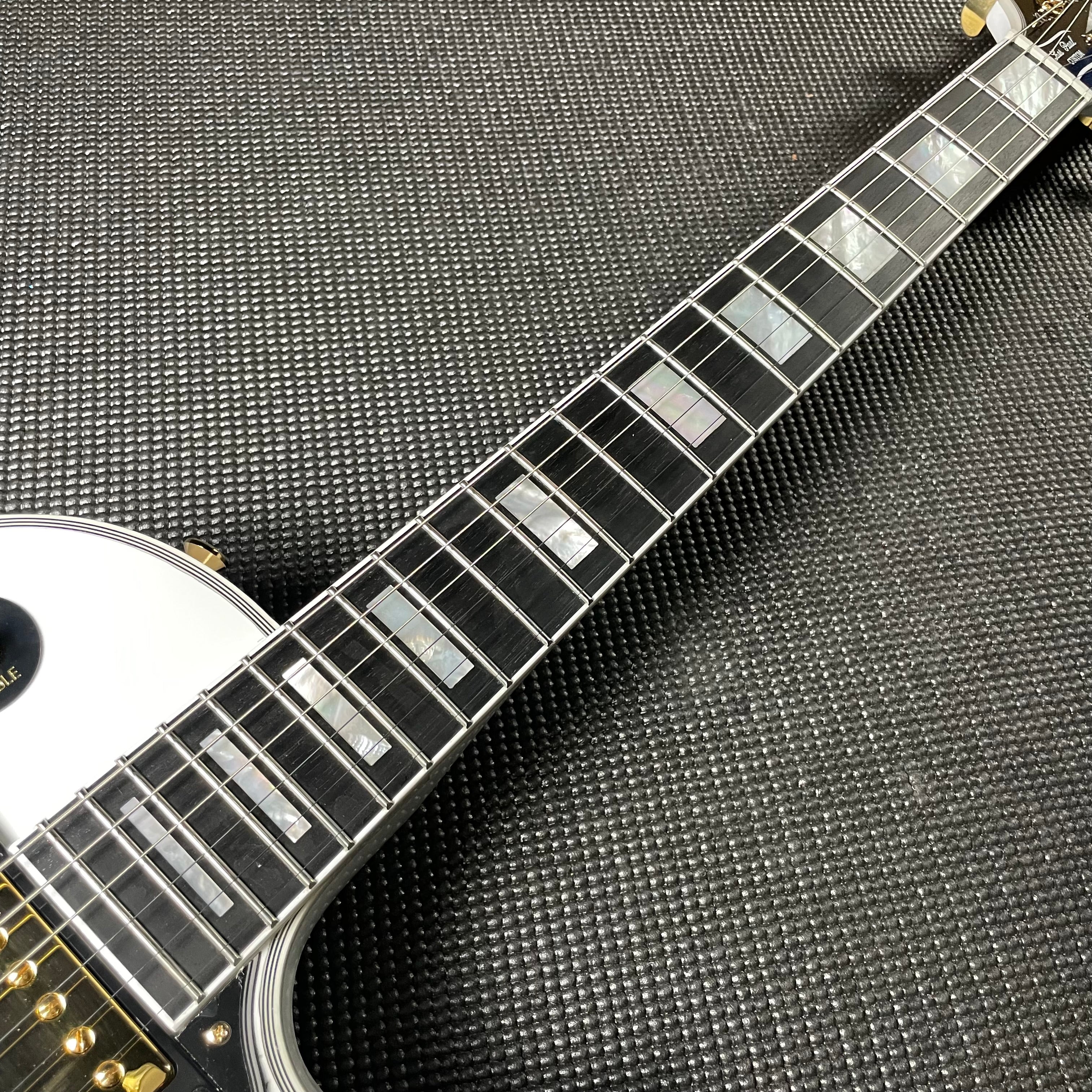 Epiphone Les Paul Custom w/OHSC - Alpine White