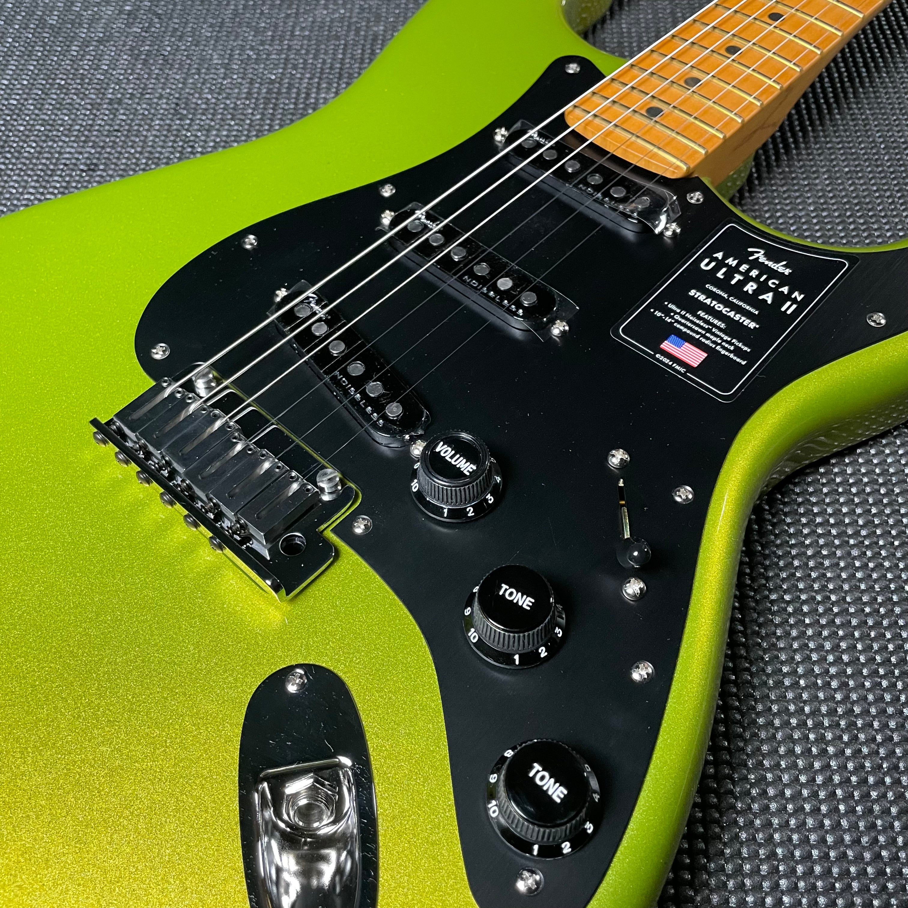 Fender American Ultra II Stratocaster, Maple - Solar Flare