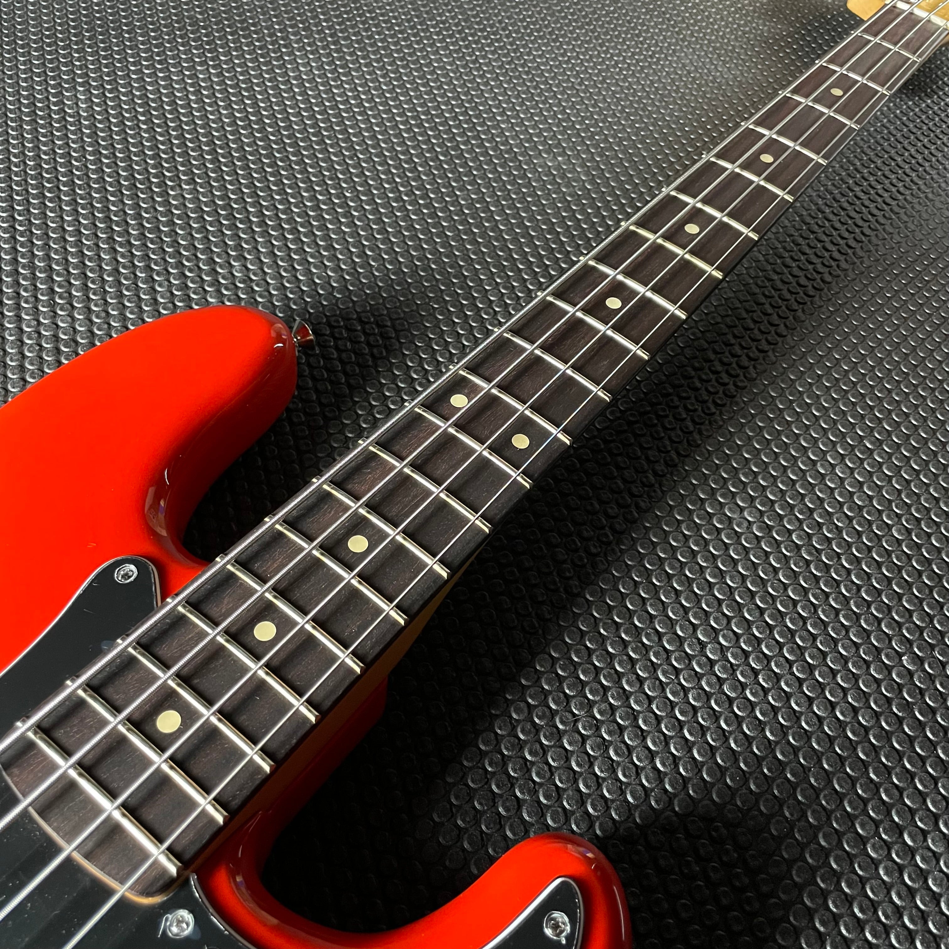 Fender Player II Precision Bass, Rosewood- Coral Red (9lbs 1oz)