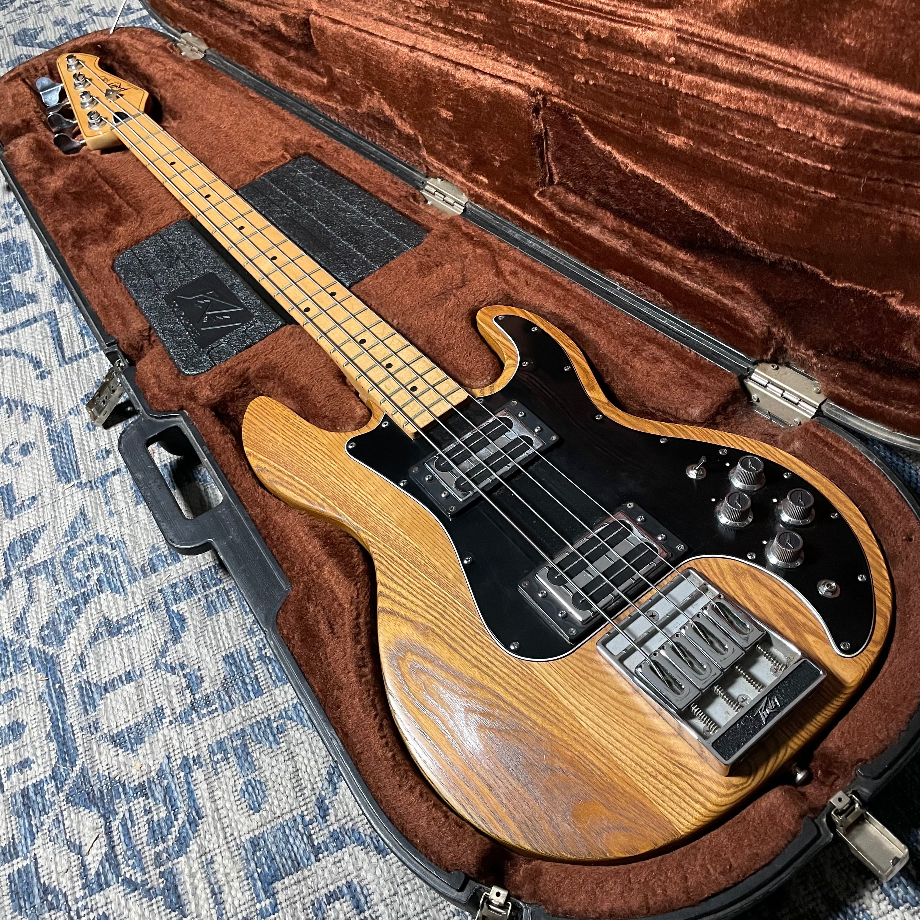 Peavy T-40 Bass Guitar w/OHSC (1982)