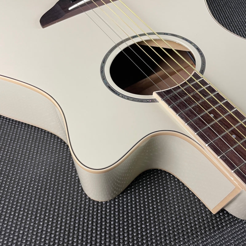 Yamaha APX600 Thin-line Cutaway – Vintage White – The House of Guitars®