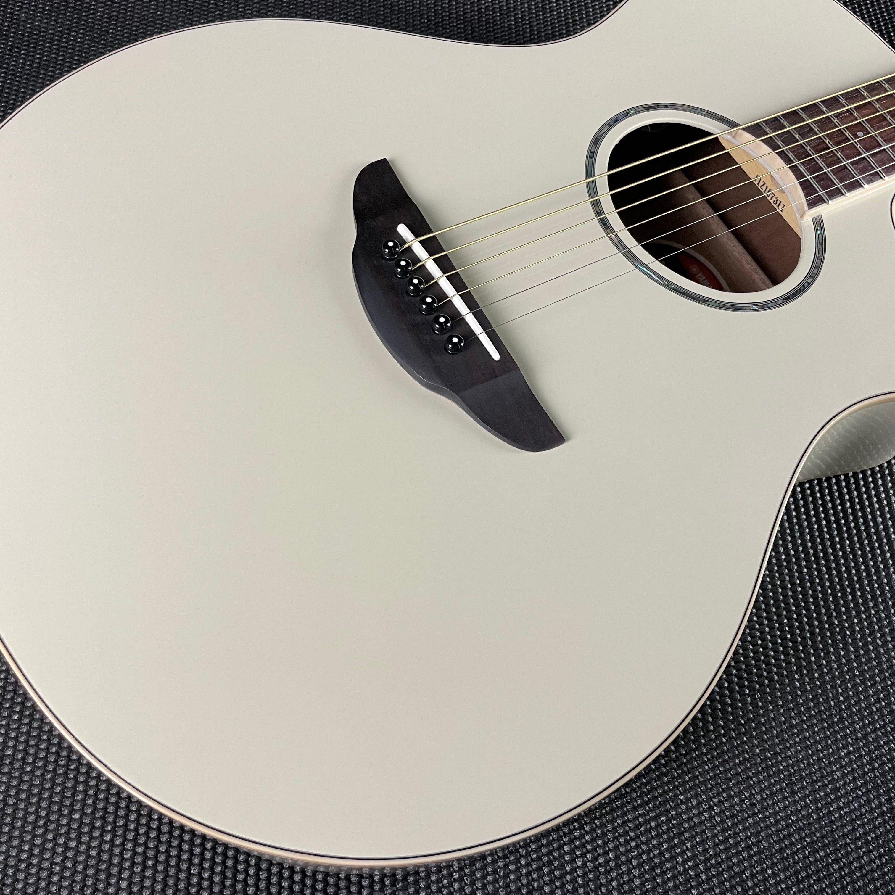 Yamaha APX600 Thinline Acoustic- Vintage White - Metronome Music Inc.