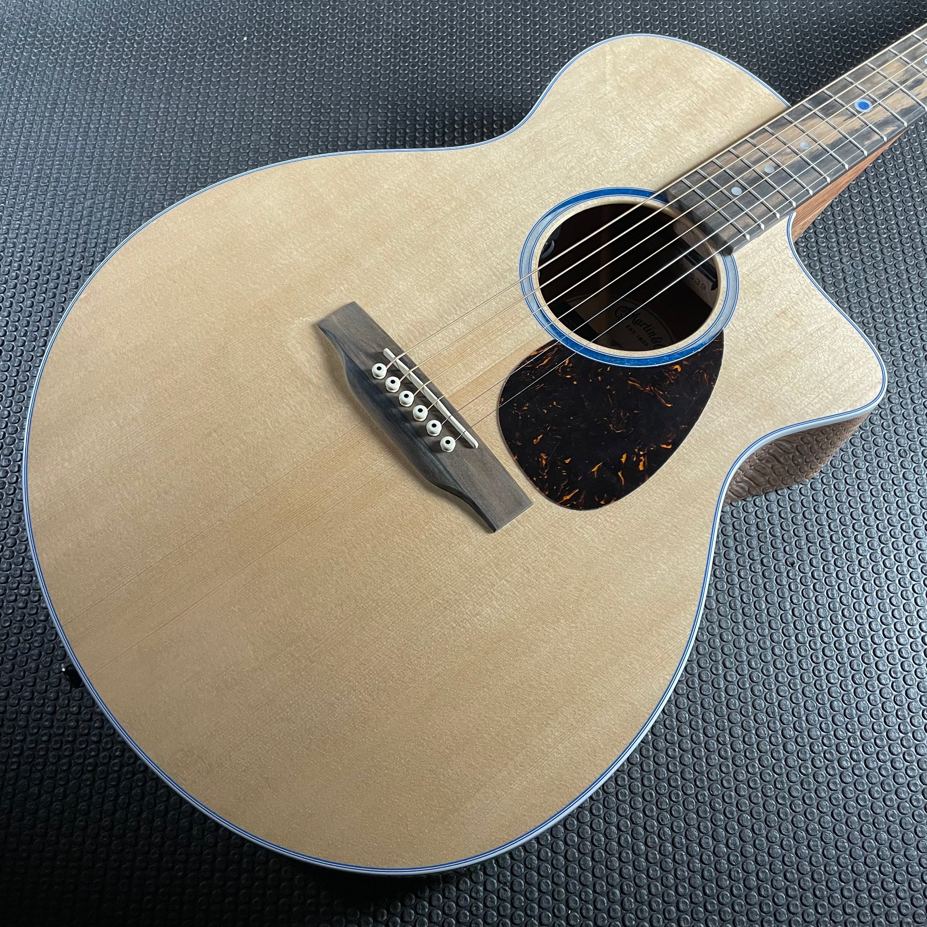 Martin Road Series SC-13E w/ Soft Shell Bag - Natural