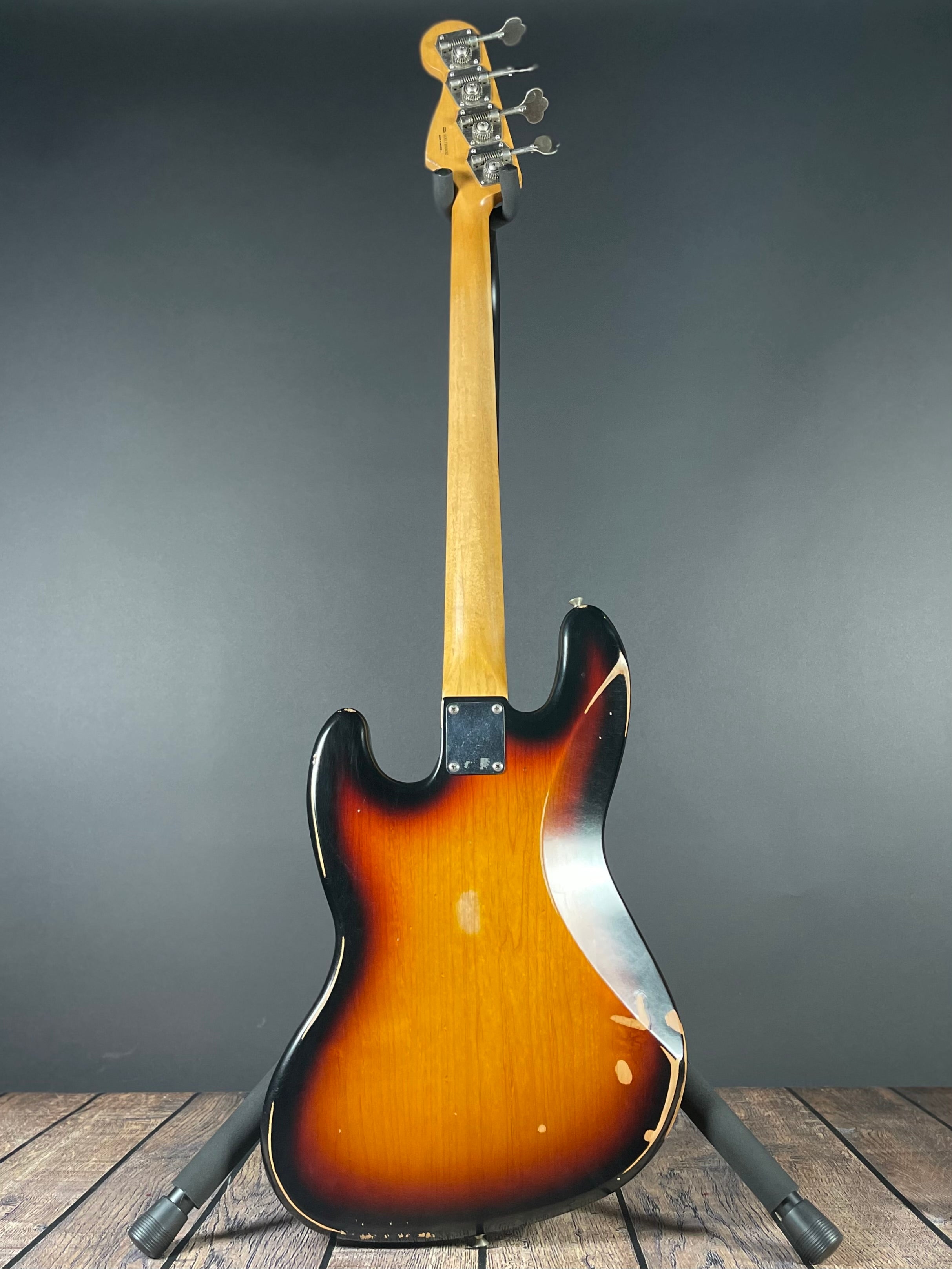 Fender Road Worn '60s Jazz Bass w/Gig Bag - 3-Color Sunburst