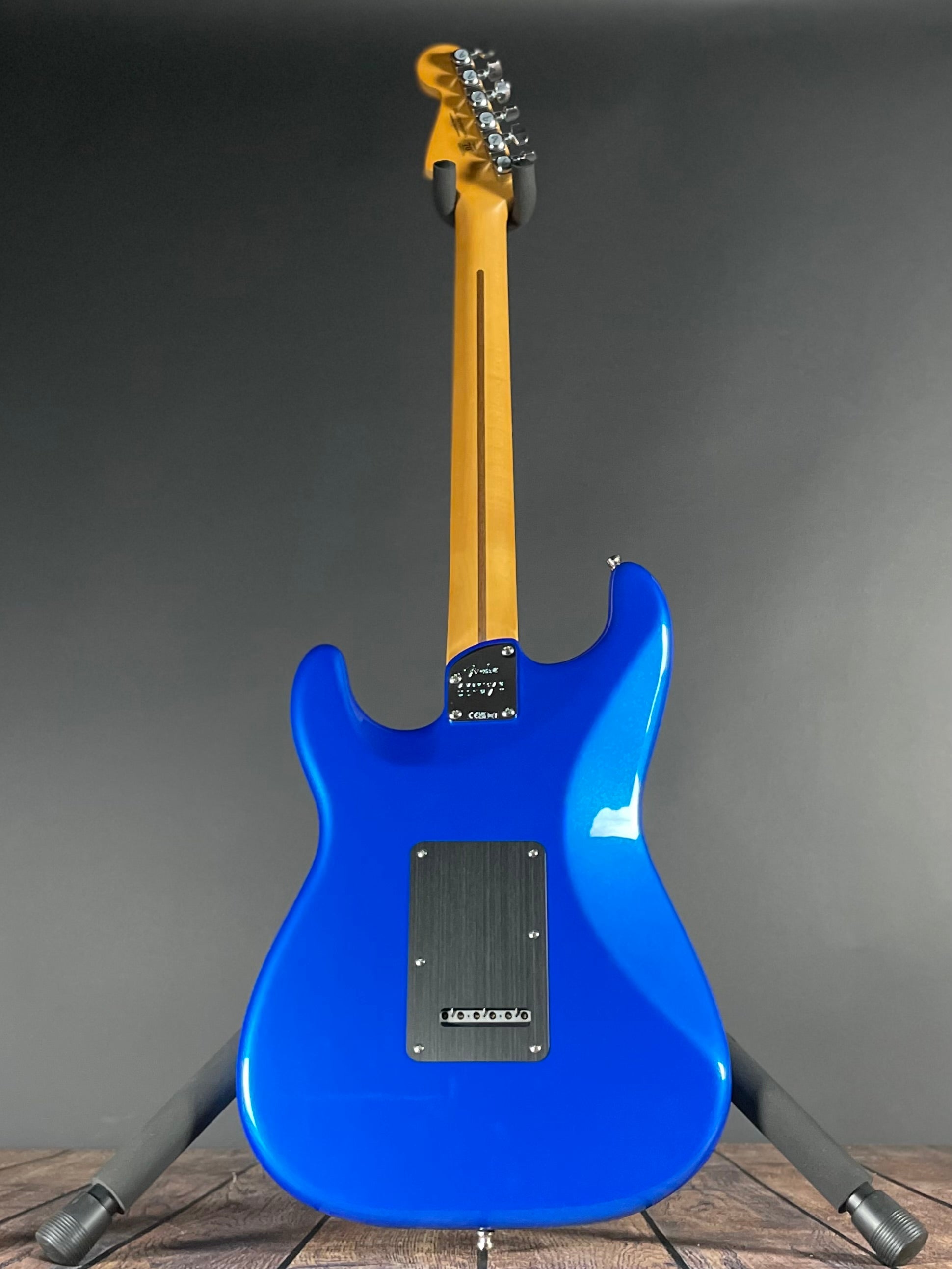 Fender American Ultra II Stratocaster, Ebony- Noble Blue (8lbs 1oz)