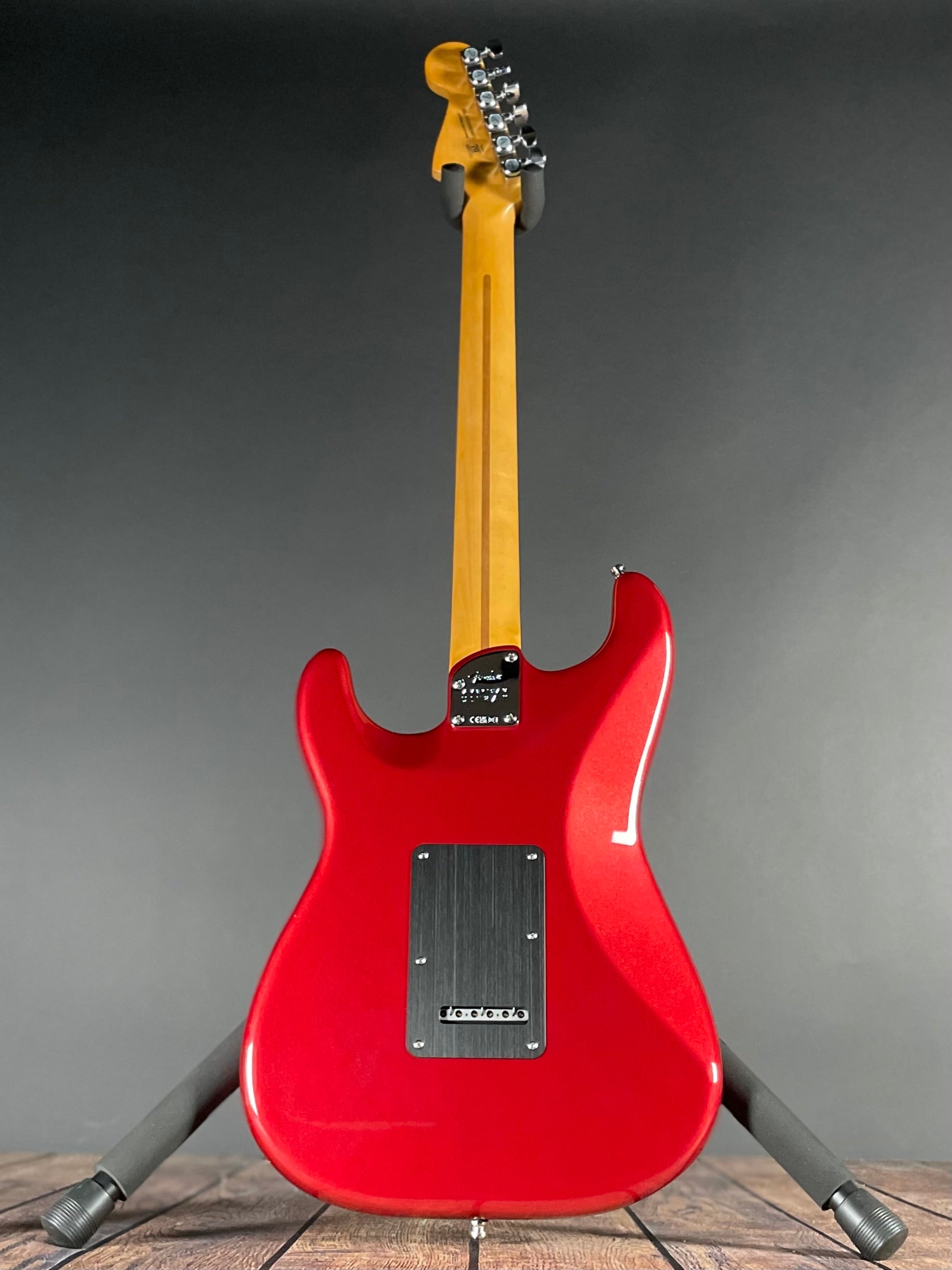 Fender American Ultra II Stratocaster, Maple- Sinister Red (7lbs 15oz)