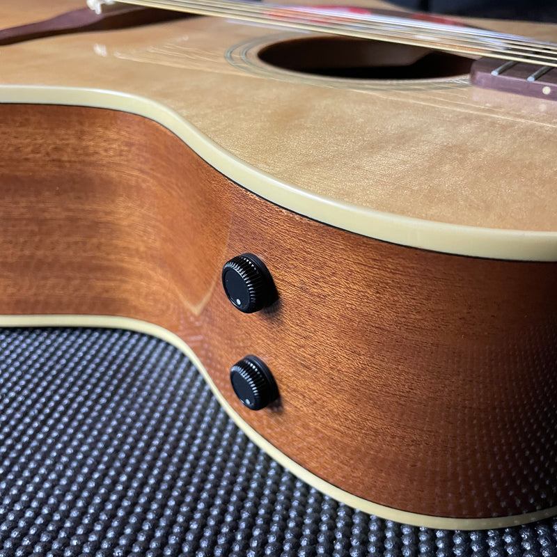 Fender Newporter Player Acoustic, Left-Handed , Walnut Fingerboard- Natural - Metronome Music Inc.