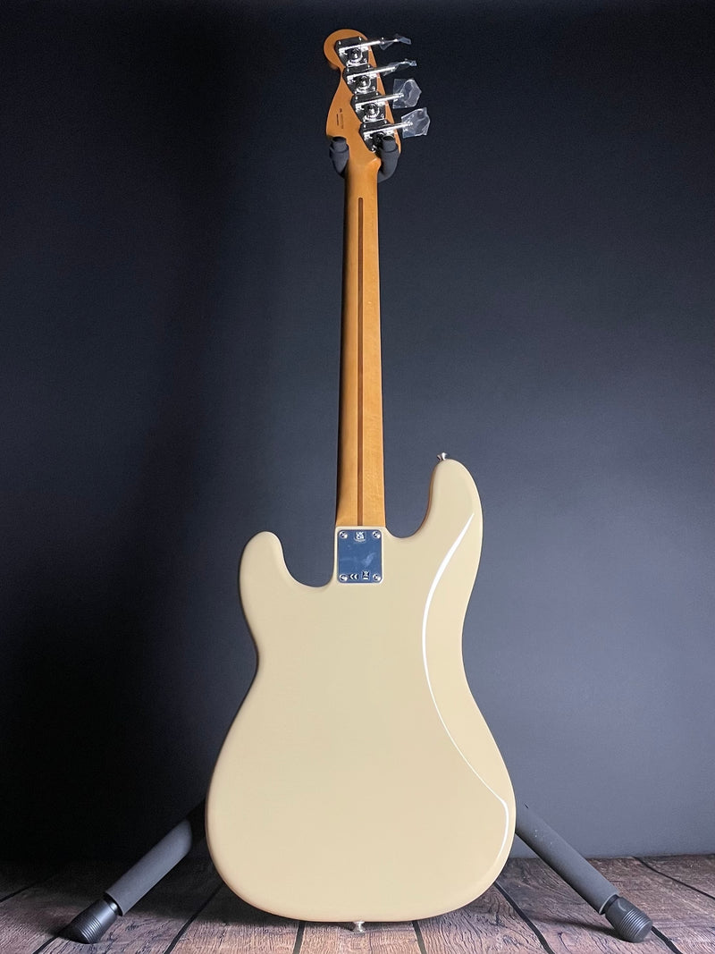 Fender Vintera II '50s Precision Bass, Maple Fingerboard- Desert Sand (MX23117308) - Metronome Music Inc.