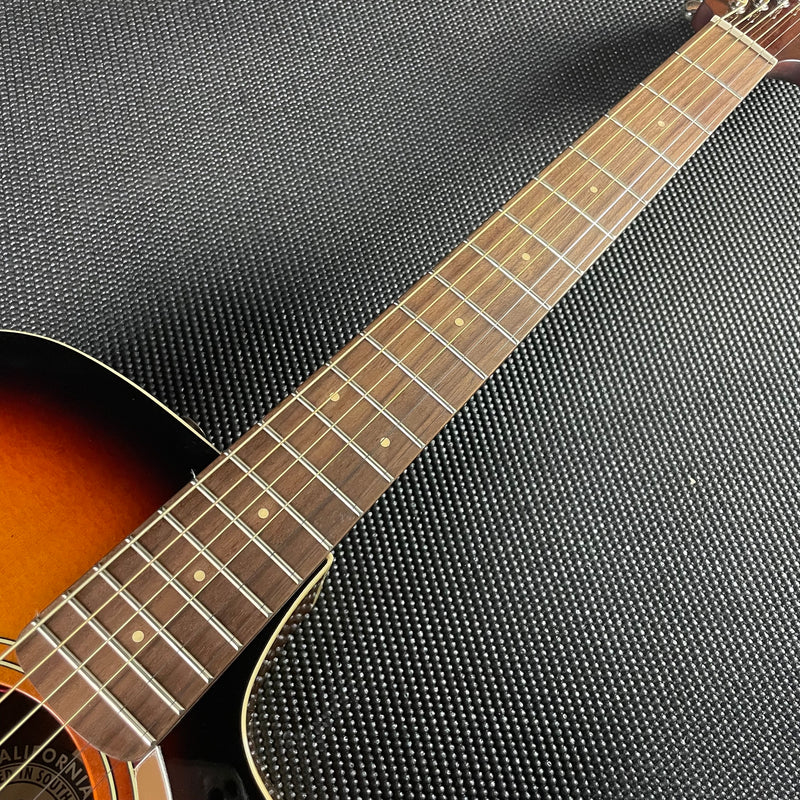 Fender Redondo Player Acoustic, Walnut Fingerboard- Sunburst - Metronome Music Inc.