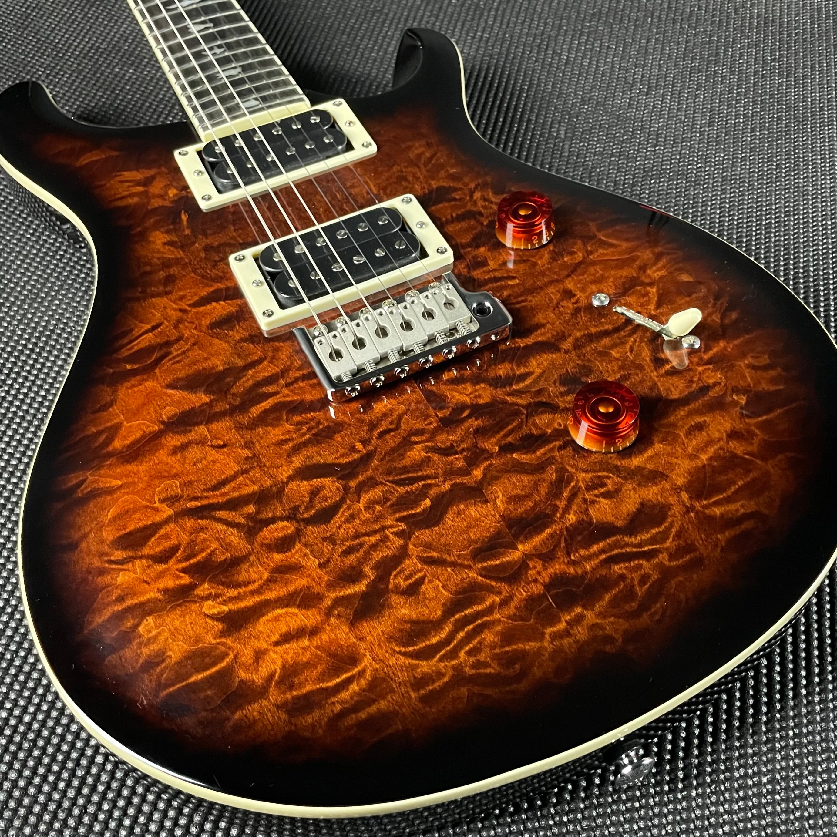 Paul Reed Smith, PRS SE Custom 24 Quilt- Black Gold Burst (CTIF050800) - Metronome Music Inc.