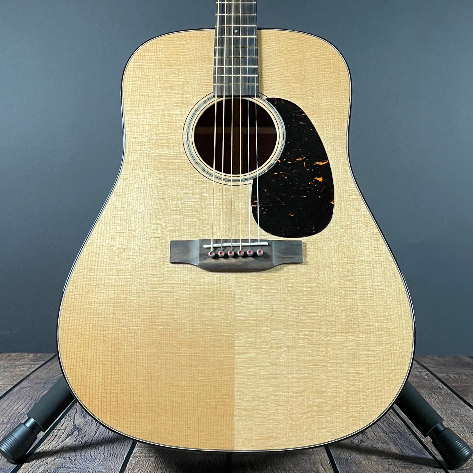 Martin D-18 Modern Deluxe w/Hardshell Case, Natural (2025)