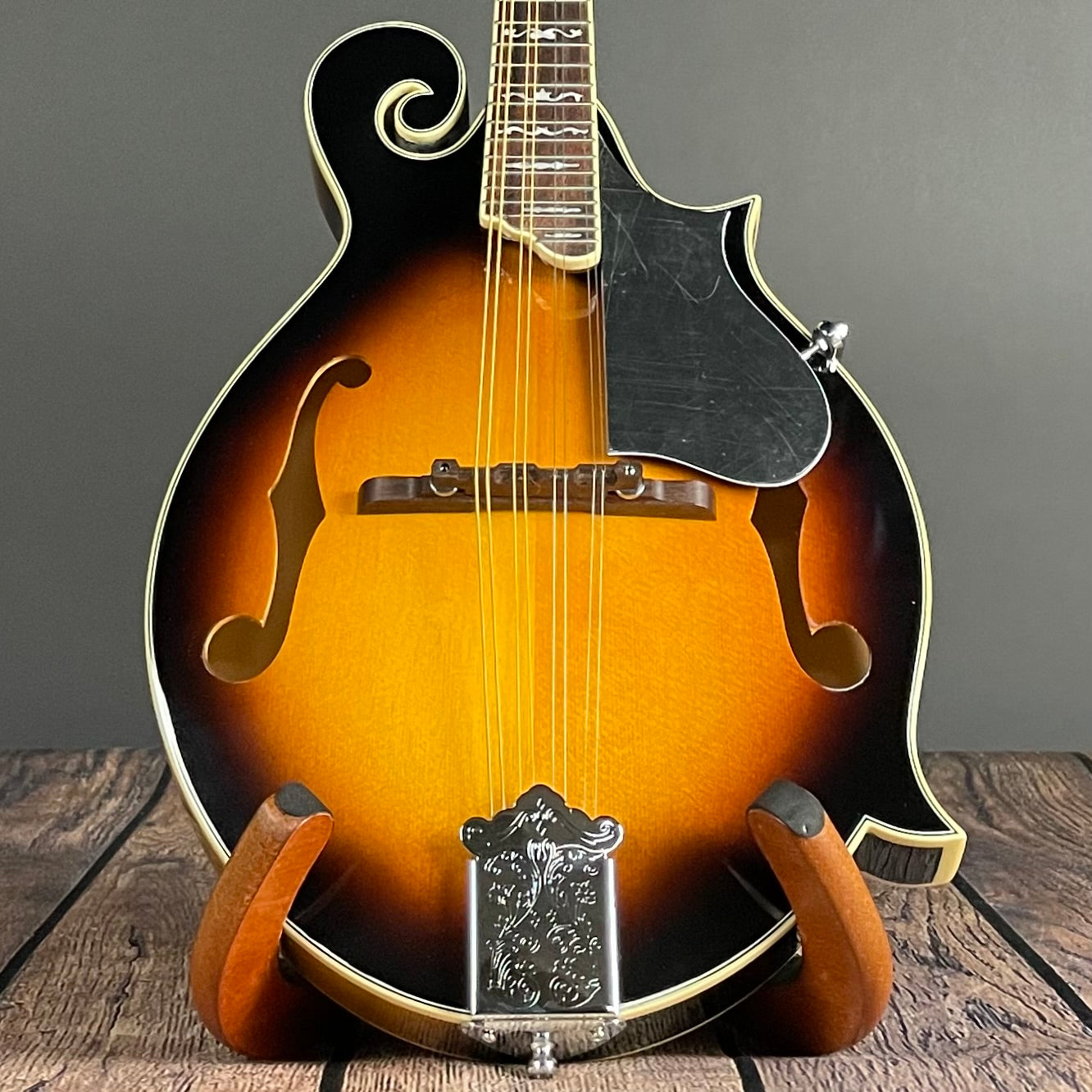 Gold Tone GM-35: F-Style Mandolin with Case - Metronome Music Inc.