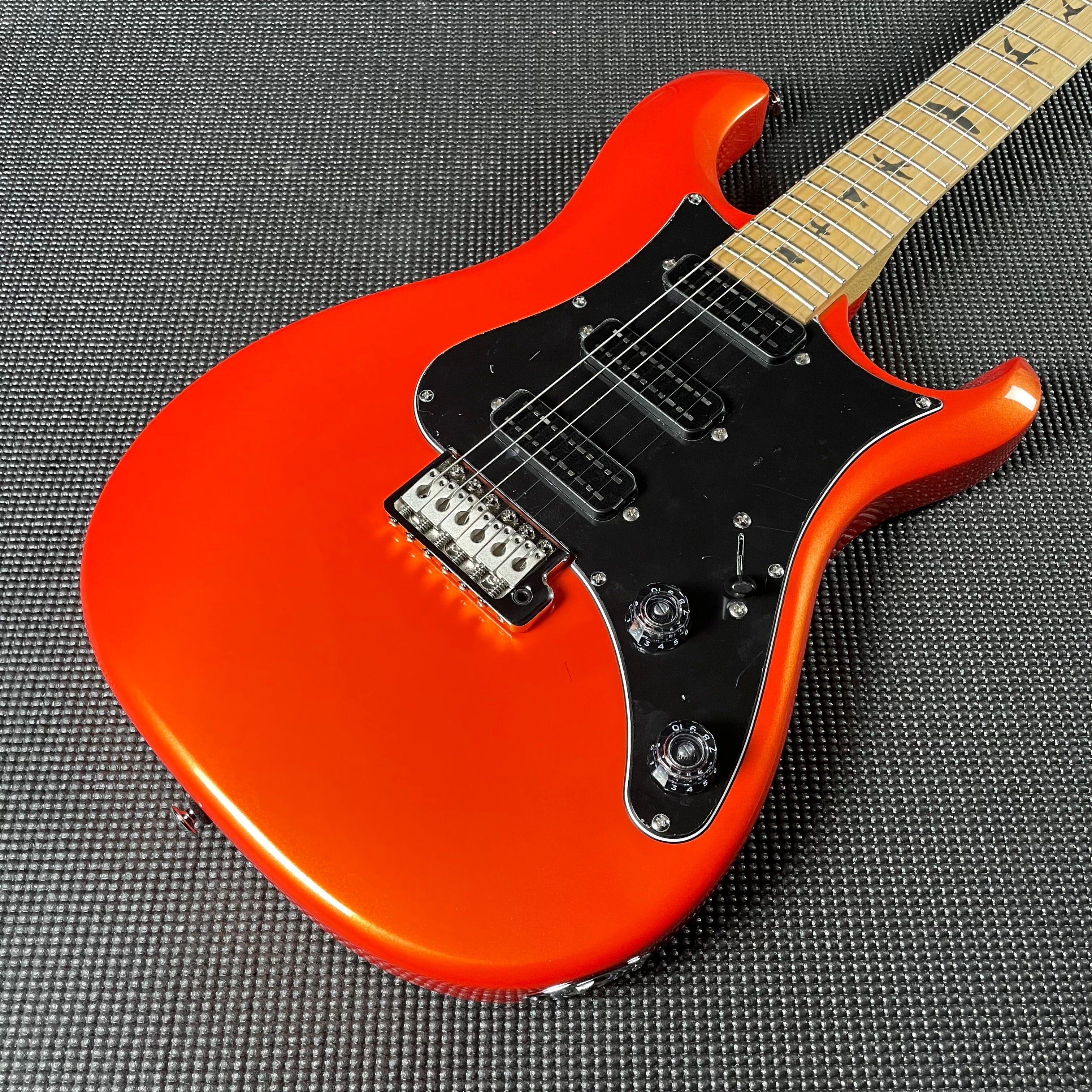 Paul Reed Smith, PRS SE NF3 - Metallic Orange, Maple Fretboard (CTIG095646)