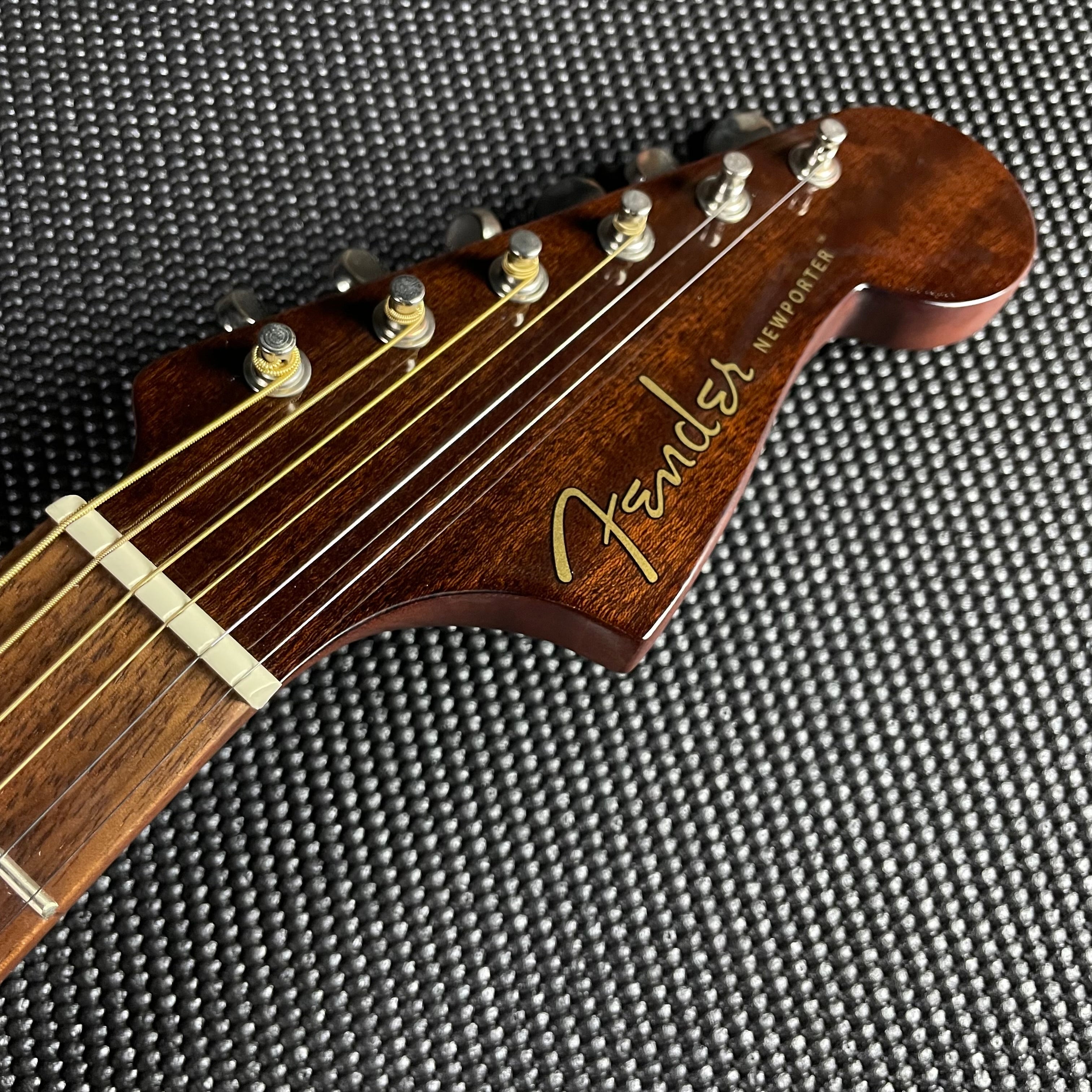 Fender Newporter Player Acoustic, Walnut Fingerboard- Sunburst - Metronome Music Inc.