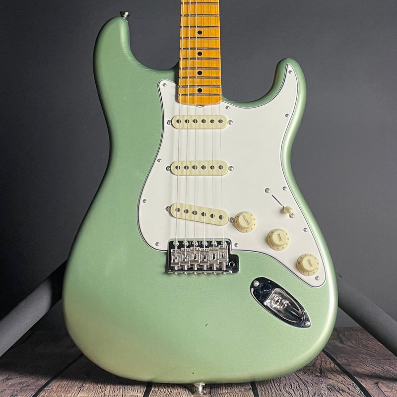 Fender Custom Shop Postmodern Stratocaster, Journeyman- Faded Aged Sage Green Metallic (7lbs 14oz) - Metronome Music Inc.