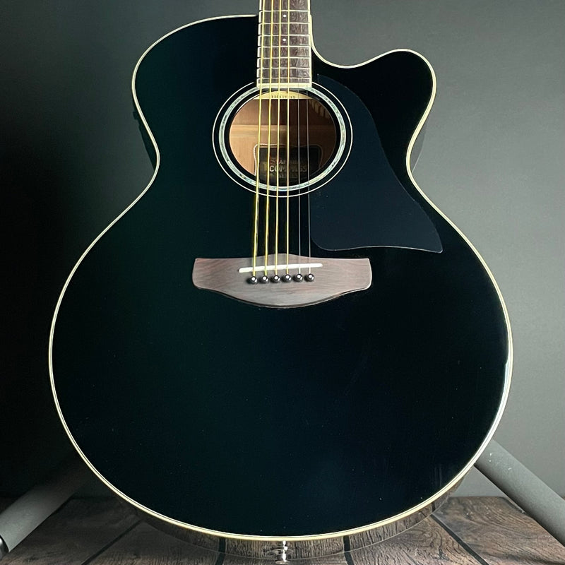 Yamaha CPX600 Jumbo Acoustic- Black
