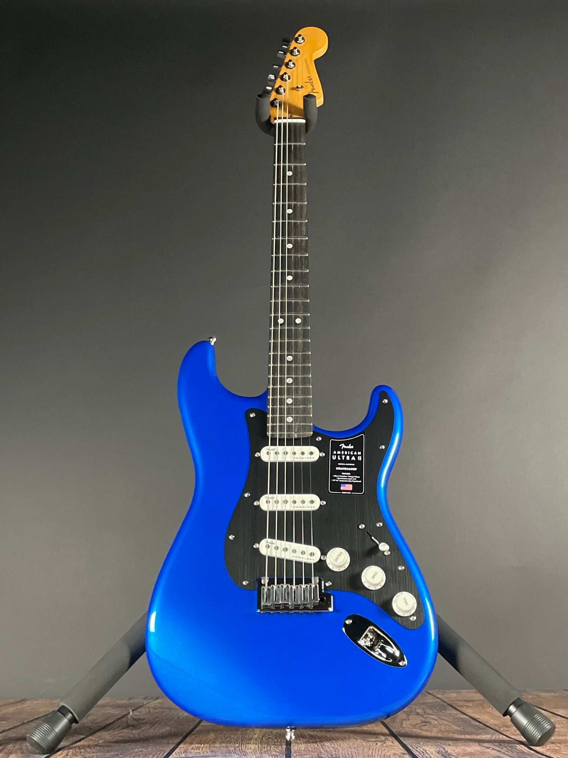 Fender American Ultra II Stratocaster, Ebony- Noble Blue (8lbs 1oz)